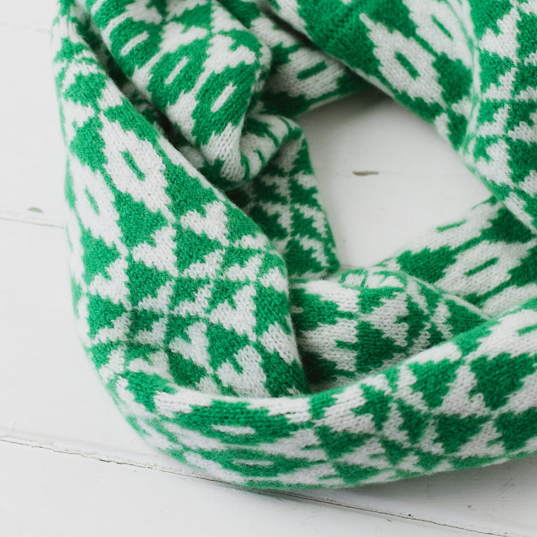 Mirror snood / cowl - billiard green and white (PRE-ORDER)