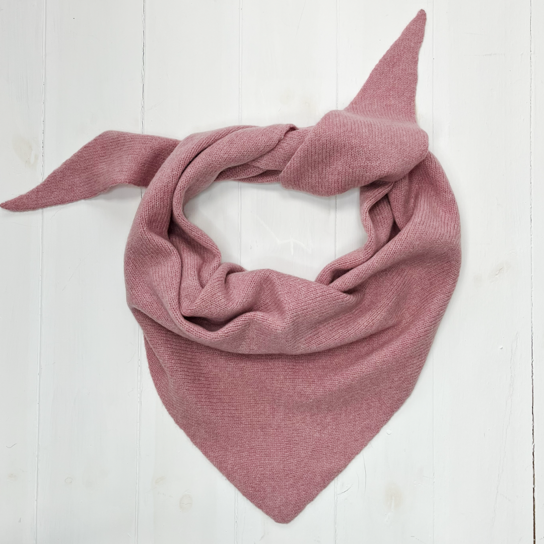 Triangle scarf - calamine pink