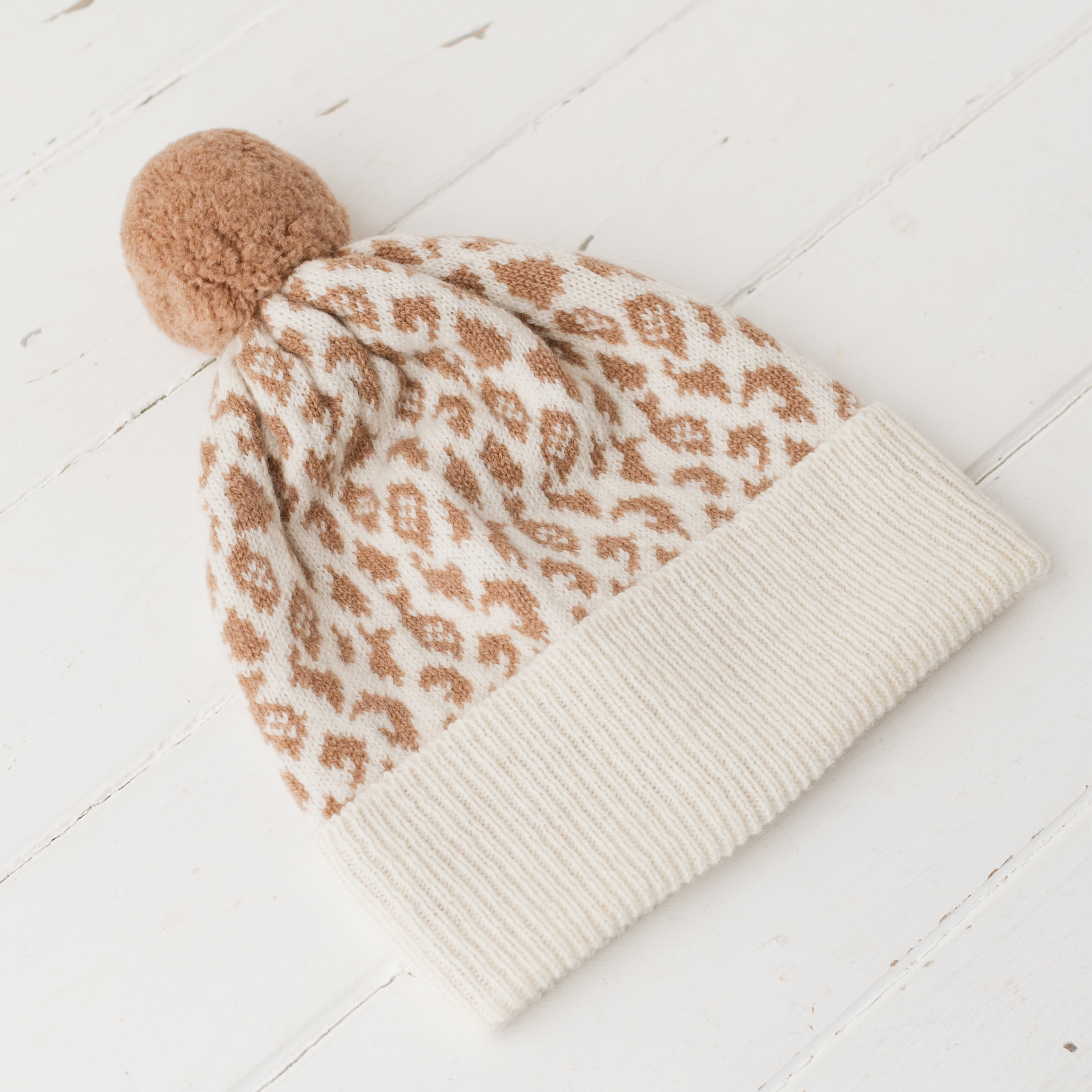 Leopard pom pom hat - ecru and camel