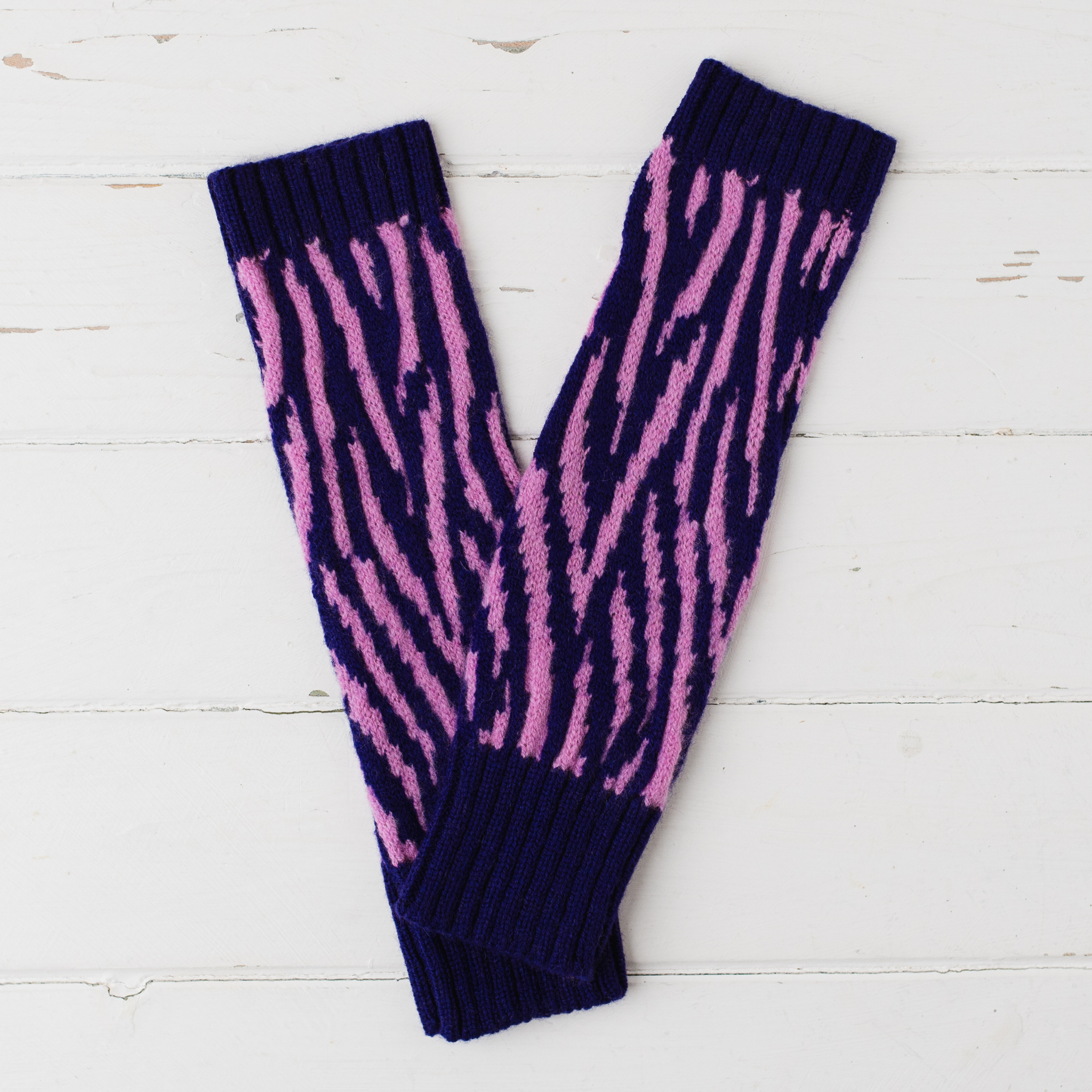 Zebra wrist warmers - nightfall and thulian