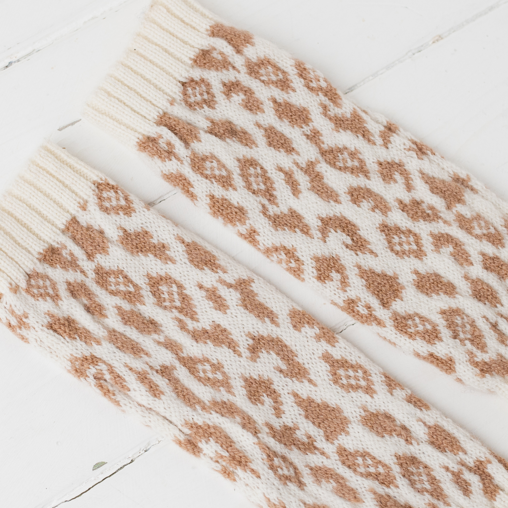 Leopard wrist warmers - cream and camel