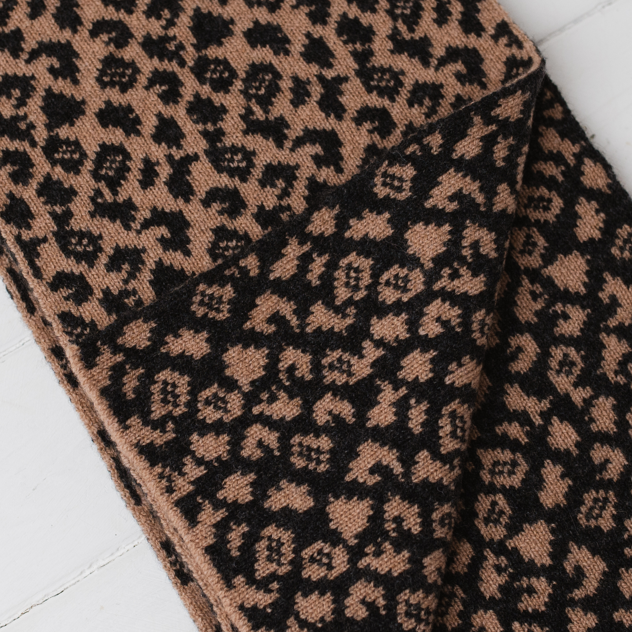 Leopard reversible scarf - camel and charcoal