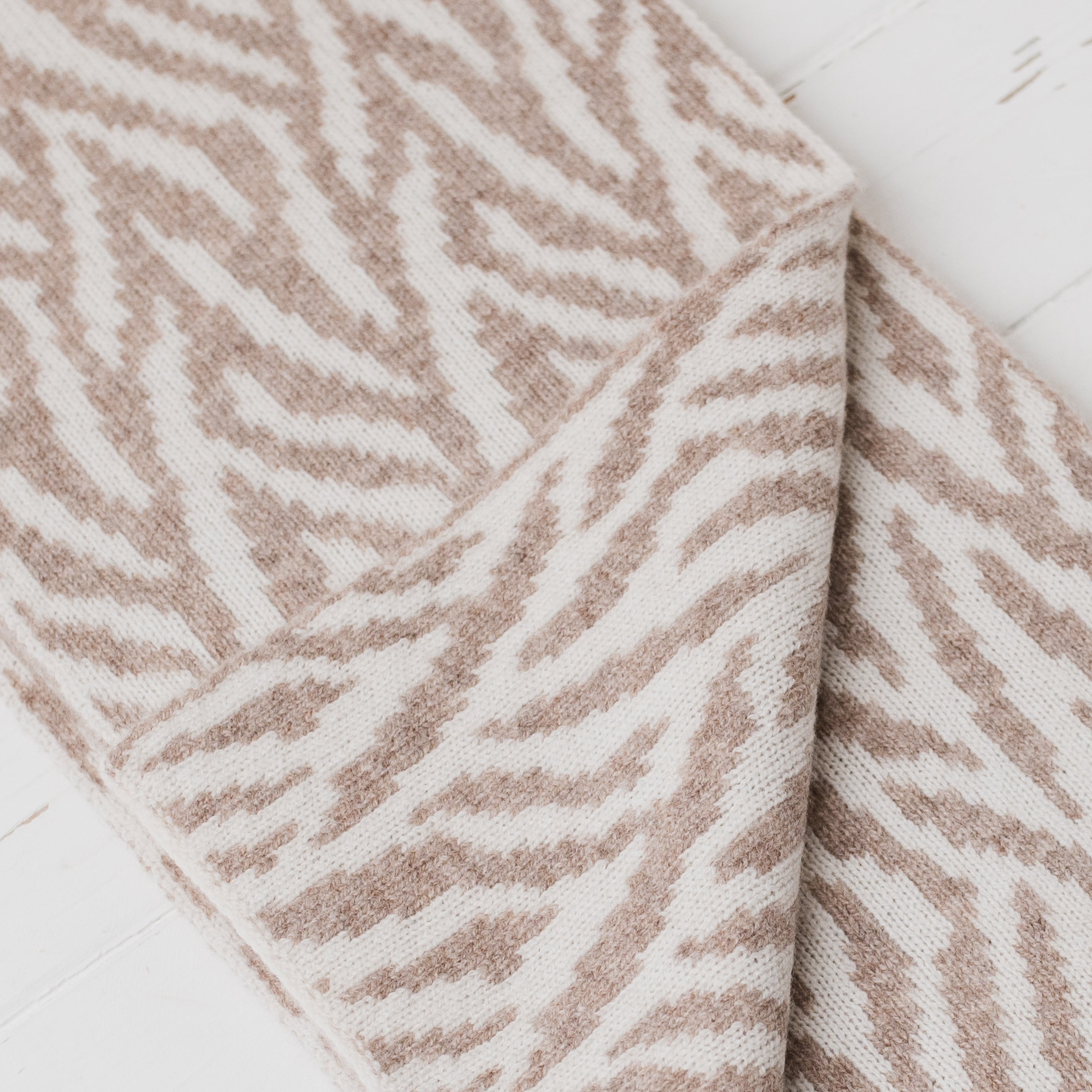 Zebra reversible scarf - cobble and white