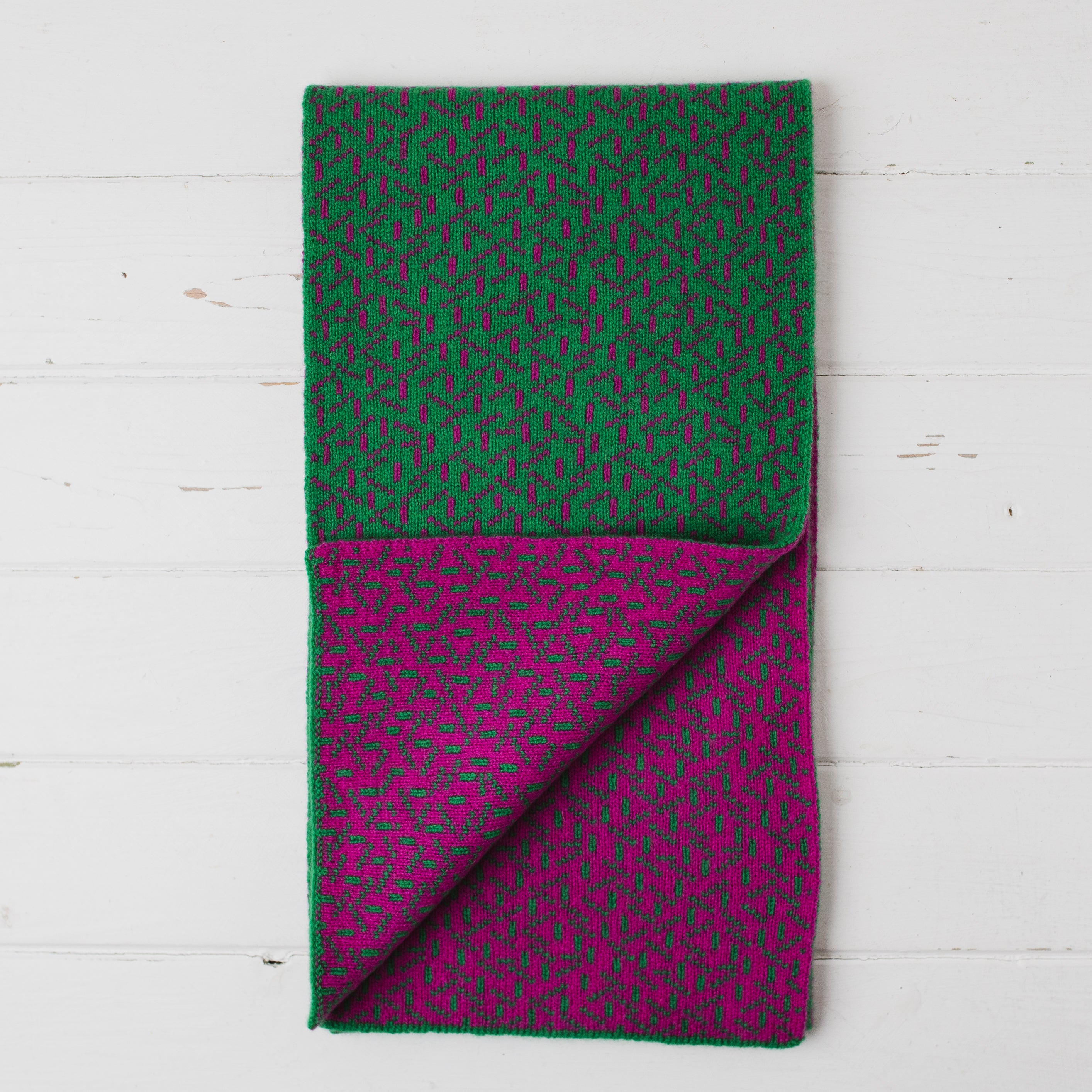 Scatter reversible scarf - billiard green and honesty