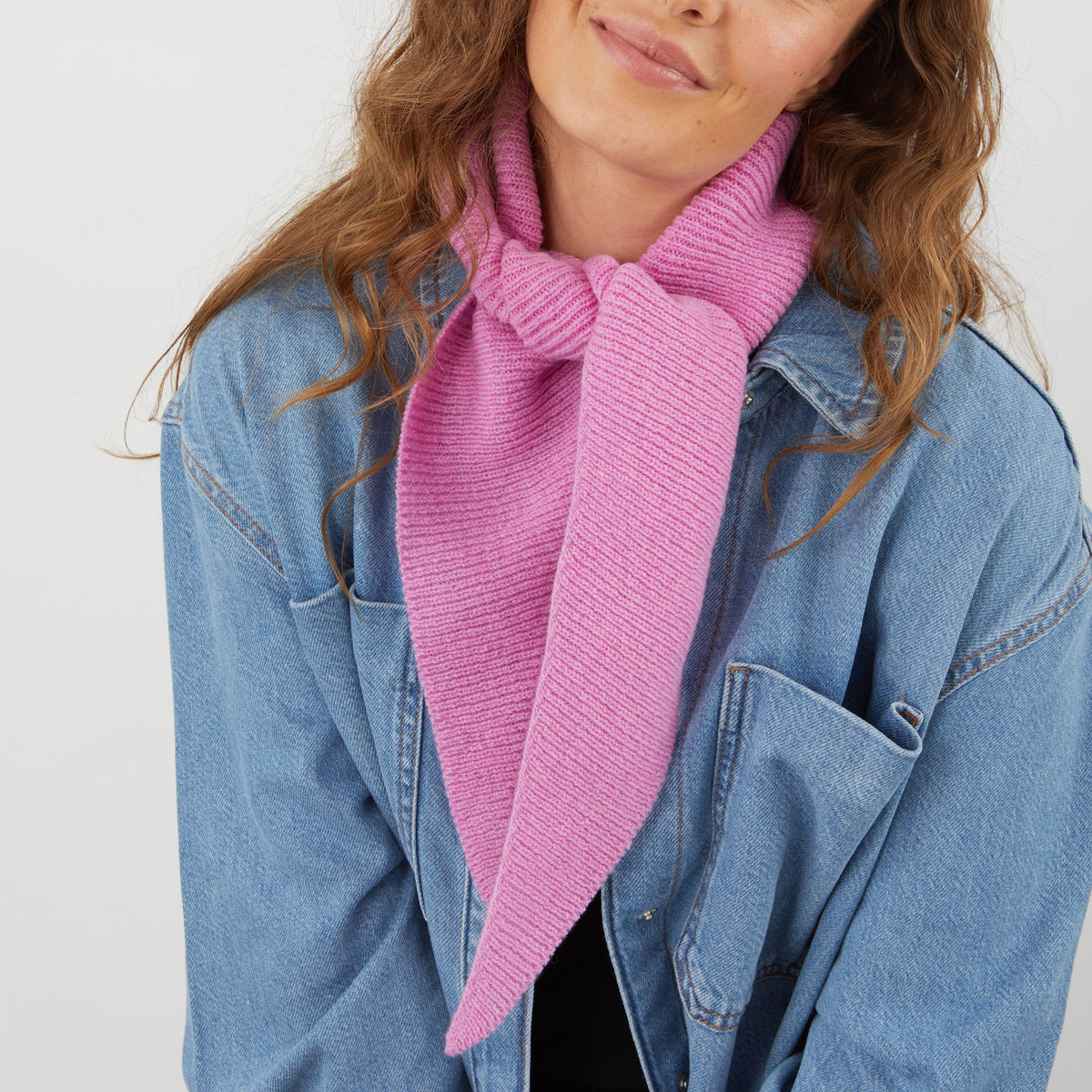 Lambswool neckerchief - Thulian pink