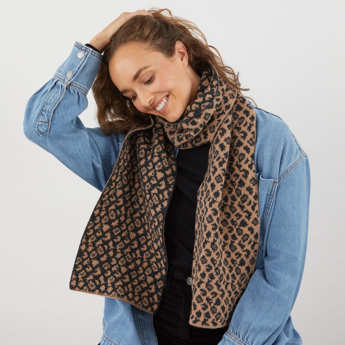 Leopard reversible scarf - camel and charcoal
