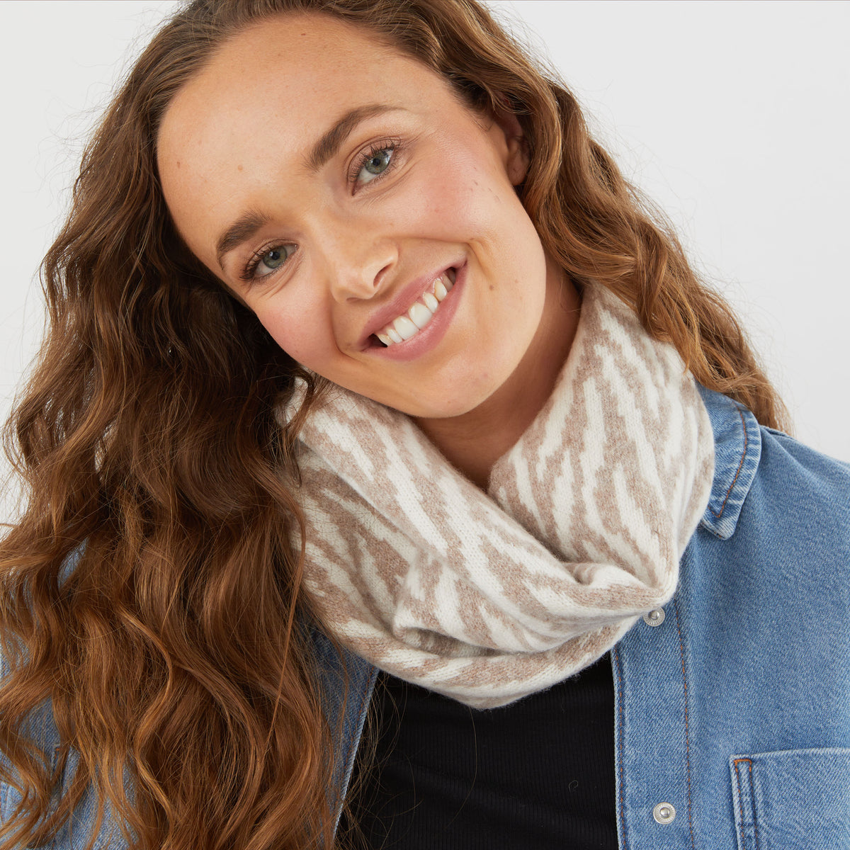Zebra snood / cowl - cobble and white