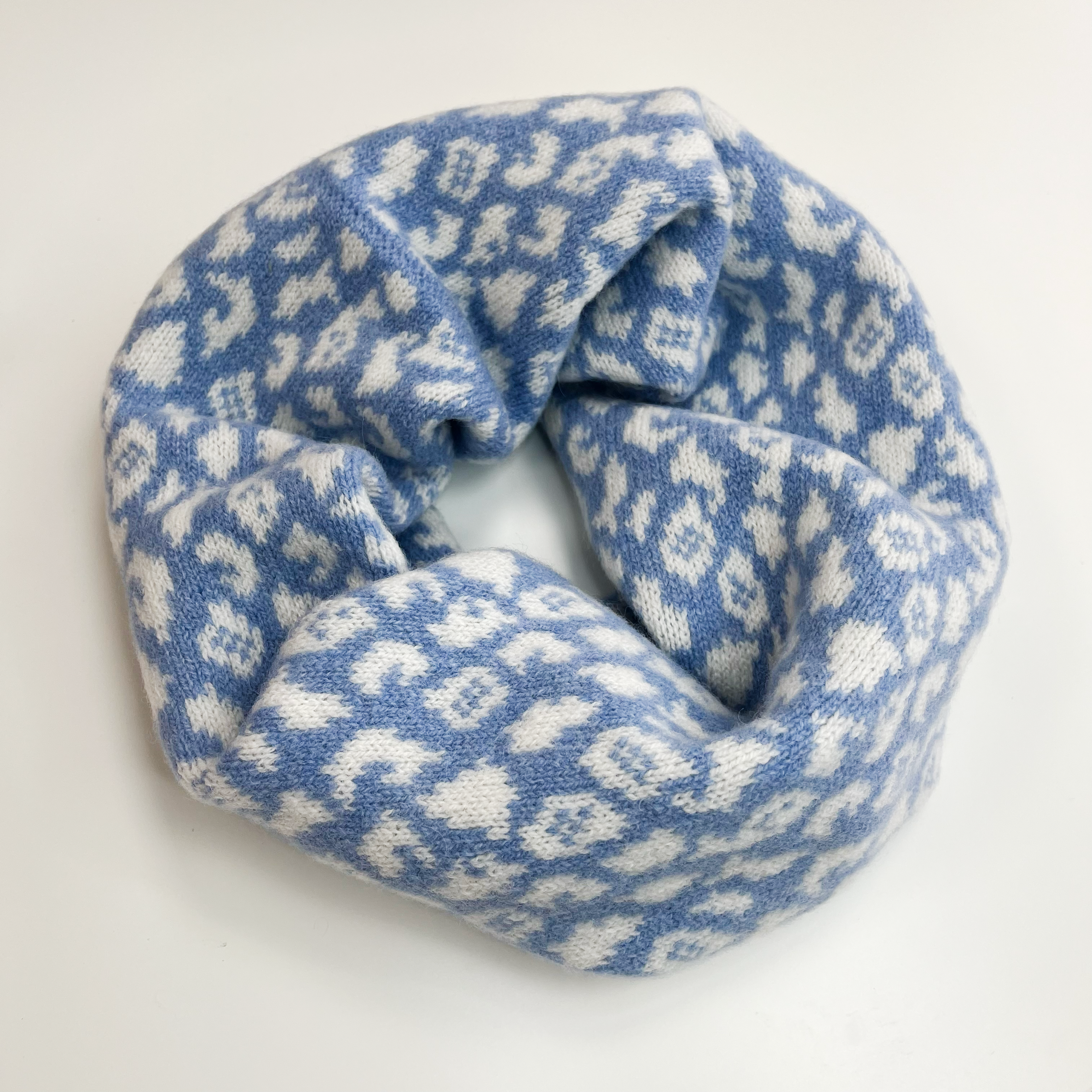 SAMPLE Leopard snood / cowl - glacier and white