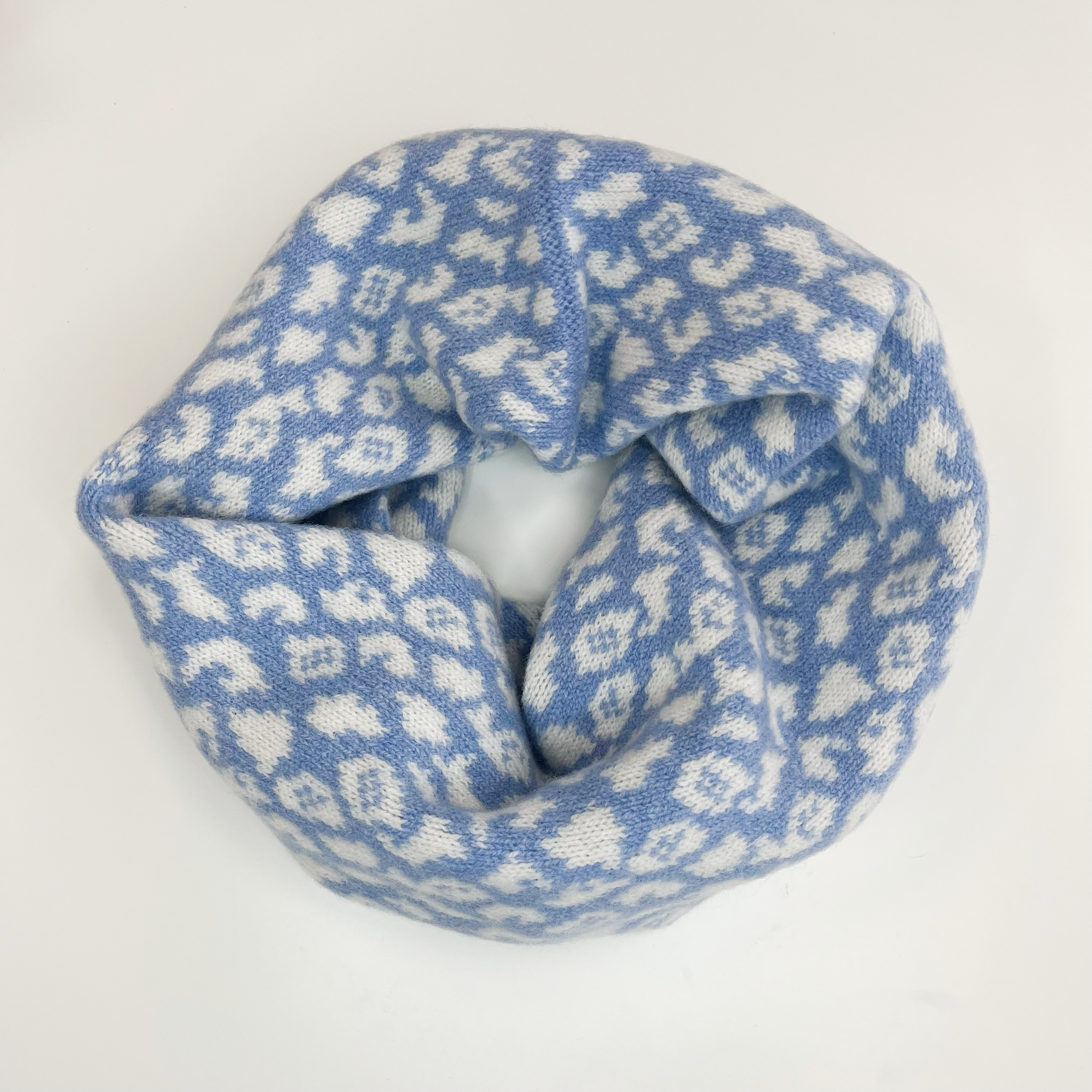 SAMPLE Leopard snood / cowl - glacier and white