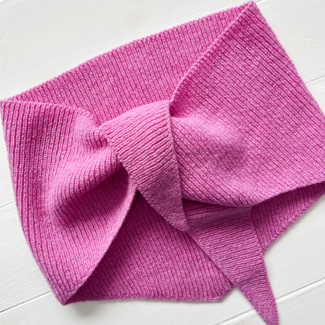 Lambswool neckerchief - Thulian pink