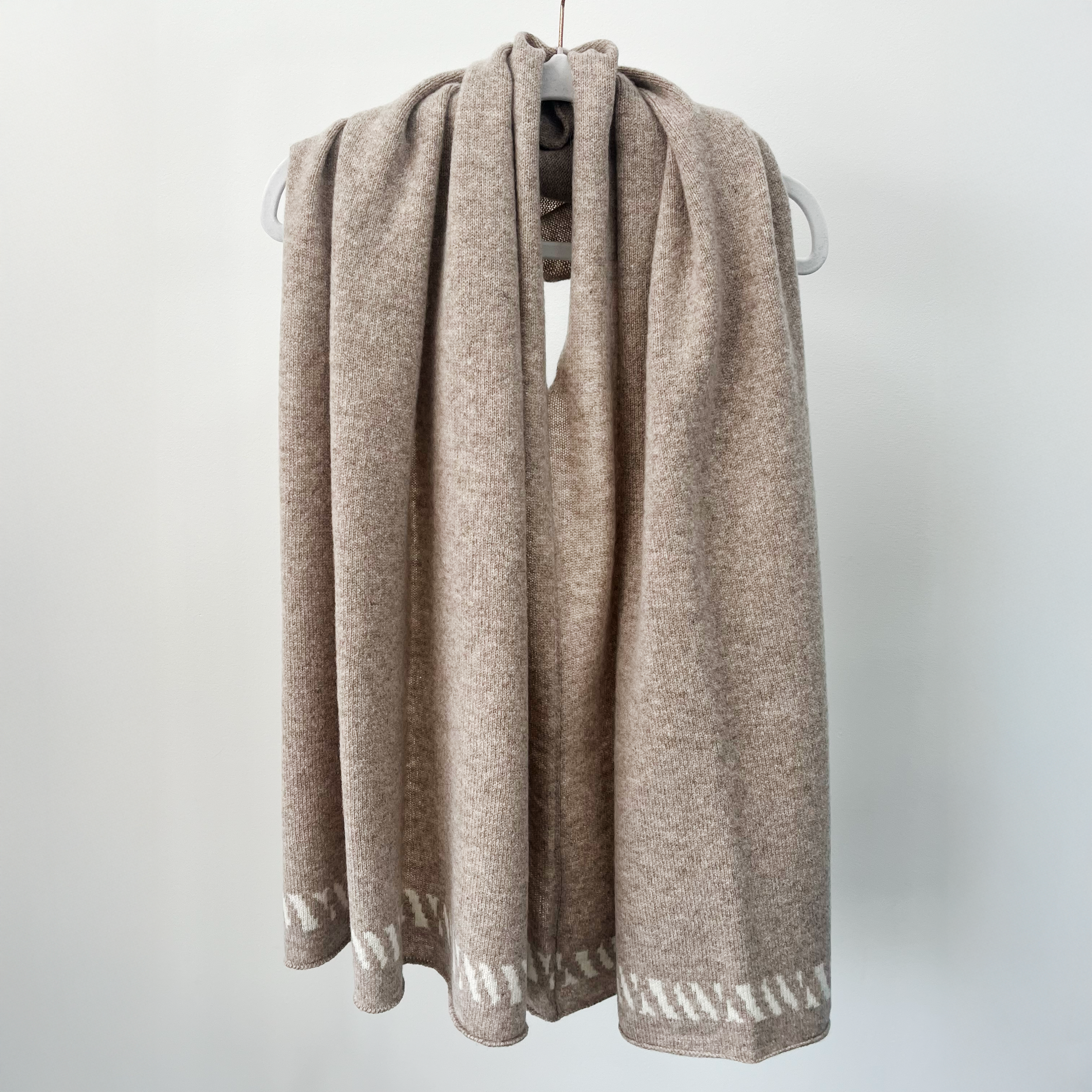 Lambswool knitted poncho - cobble beige and white