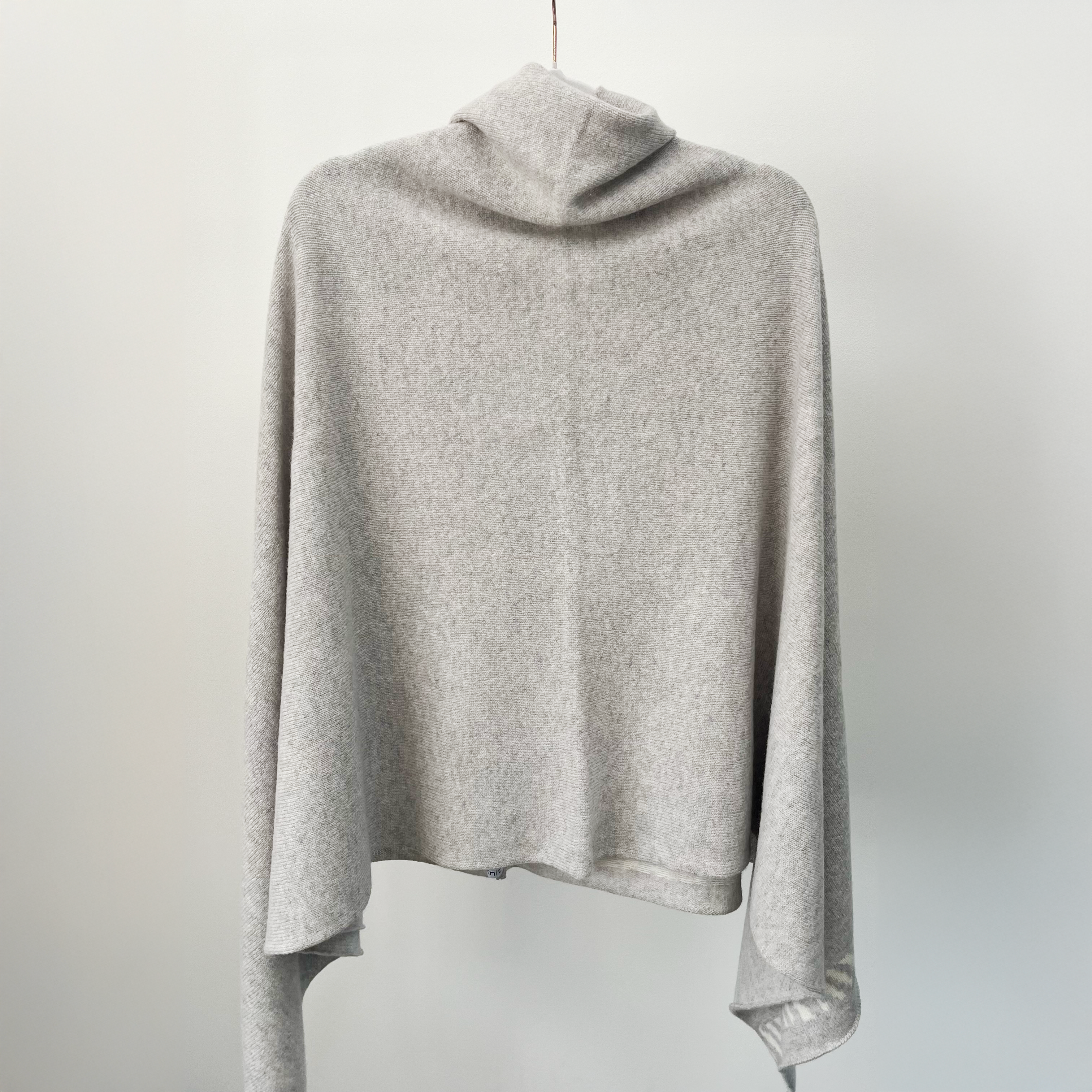 Lambswool knitted poncho - zinc grey and white