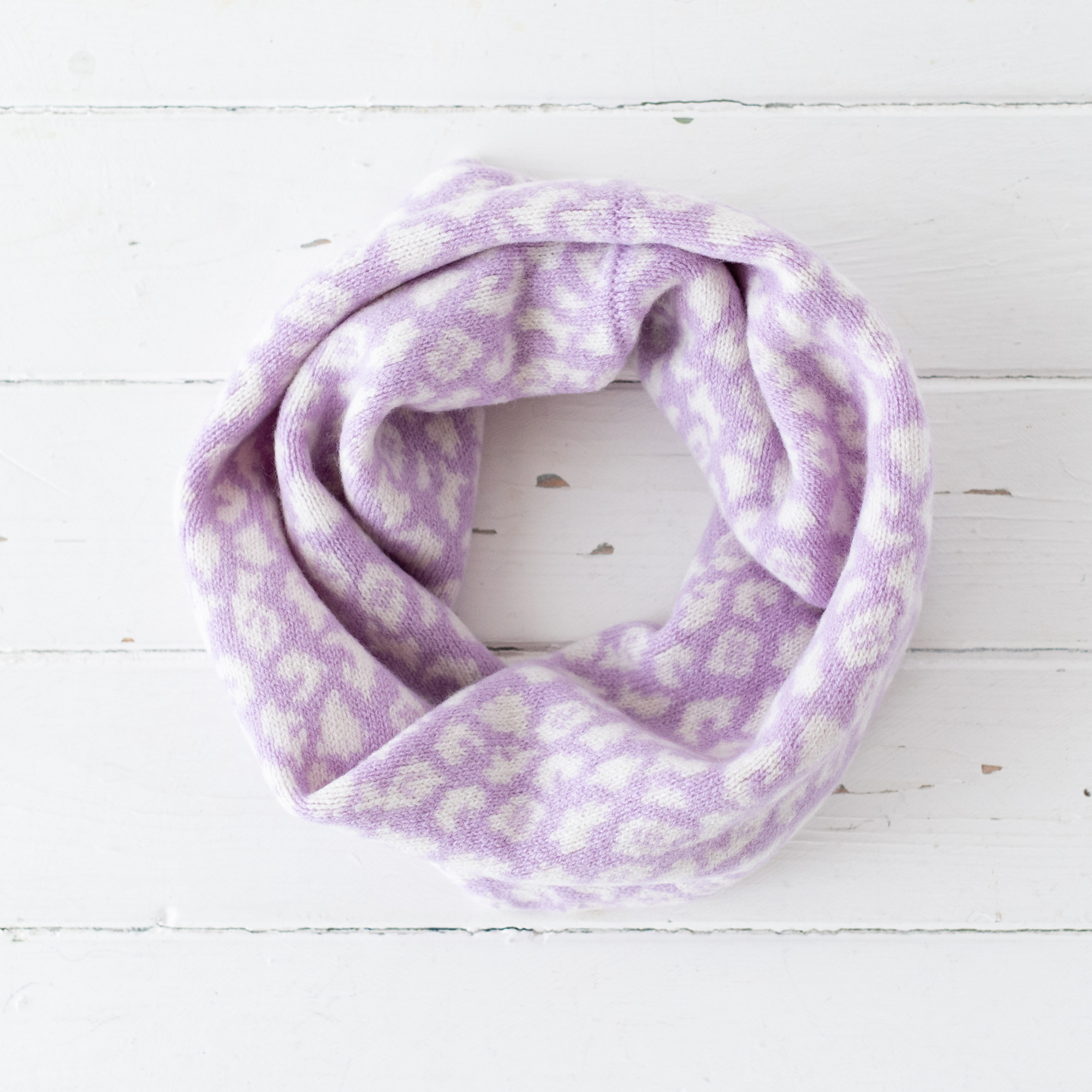 Leopard cowl - lilac and white (MADE TO ORDER)