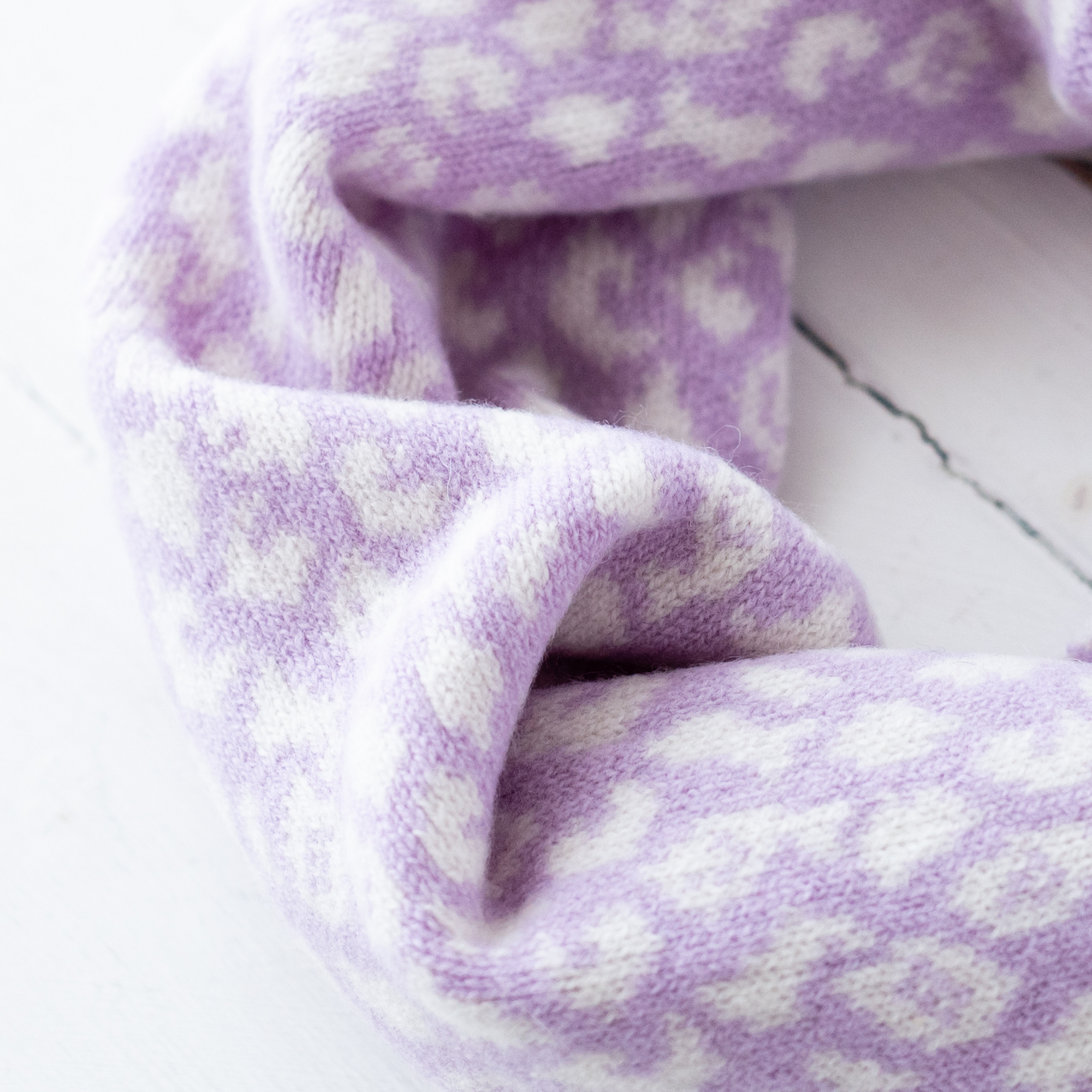 Leopard cowl - lilac and white (MADE TO ORDER)