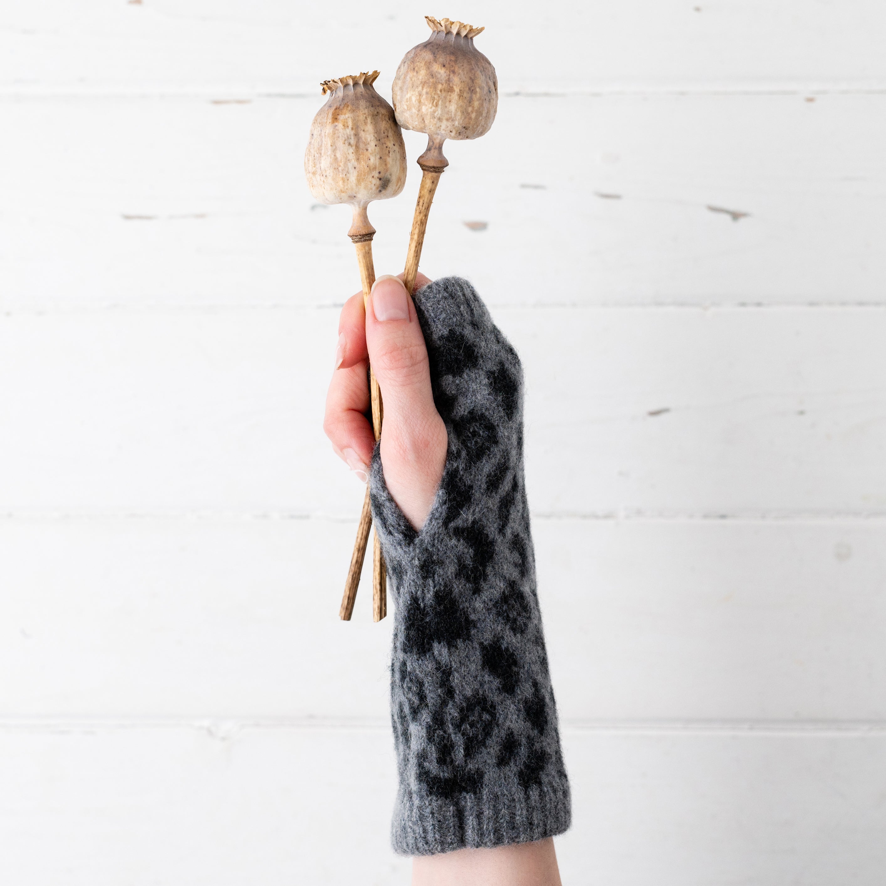Gloves and wristwarmers