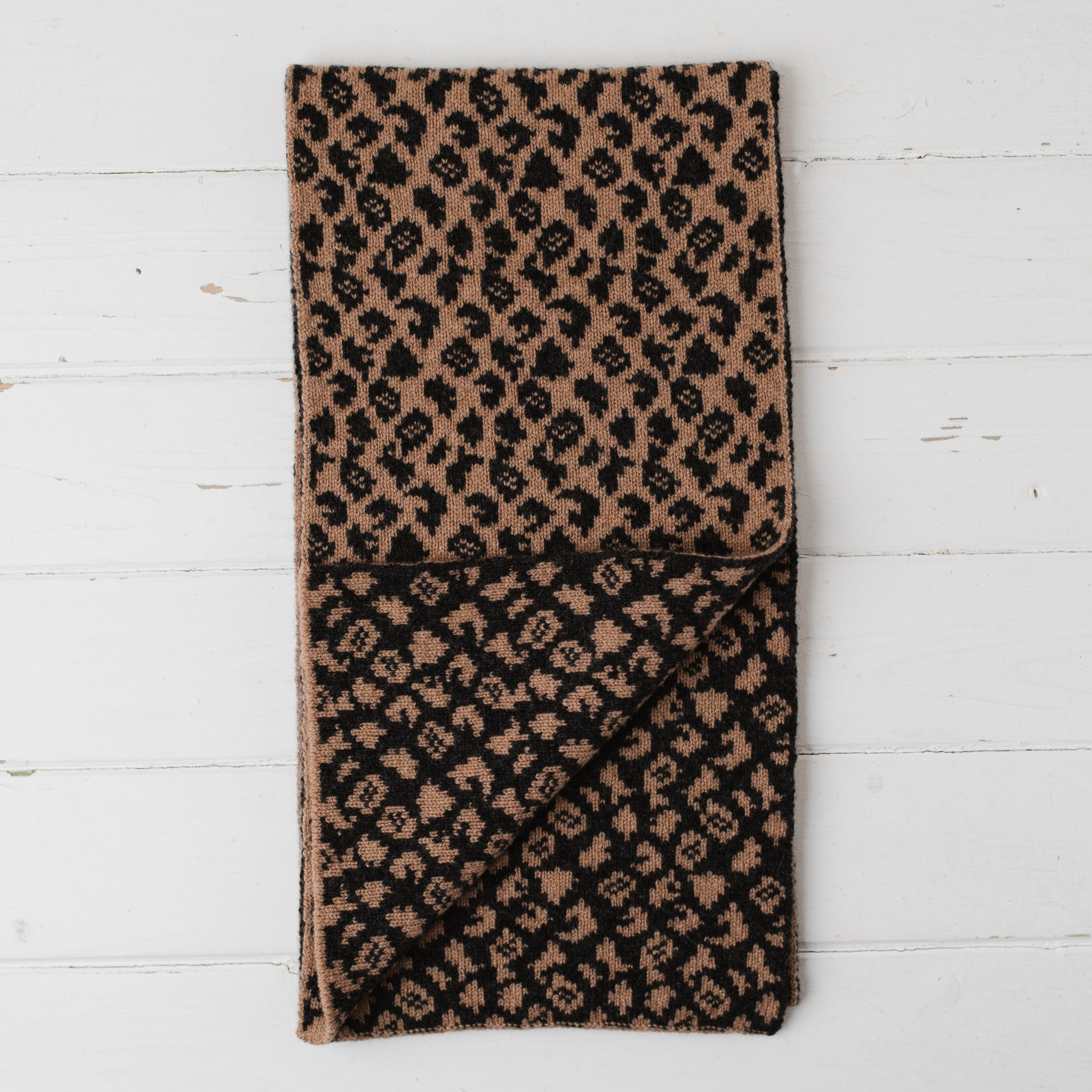 Leopard reversible scarf - camel and charcoal
