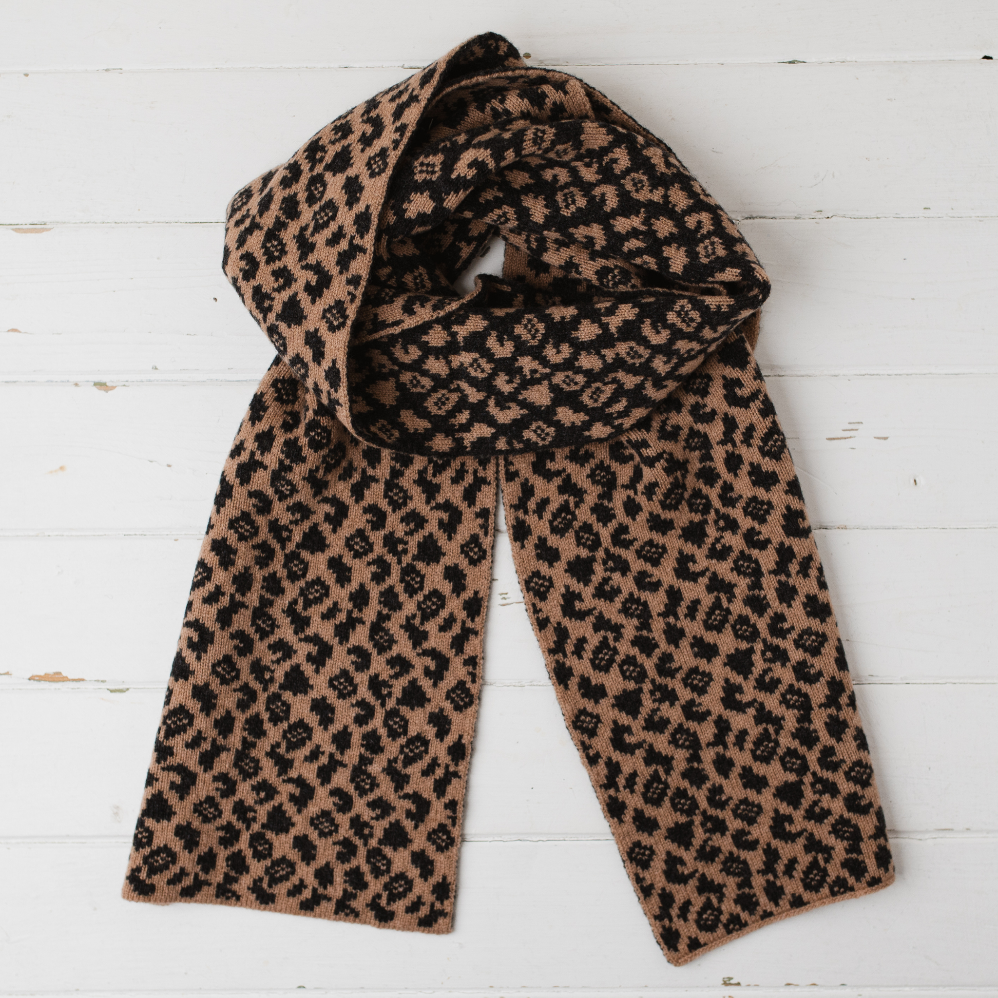 Leopard reversible scarf - camel and charcoal