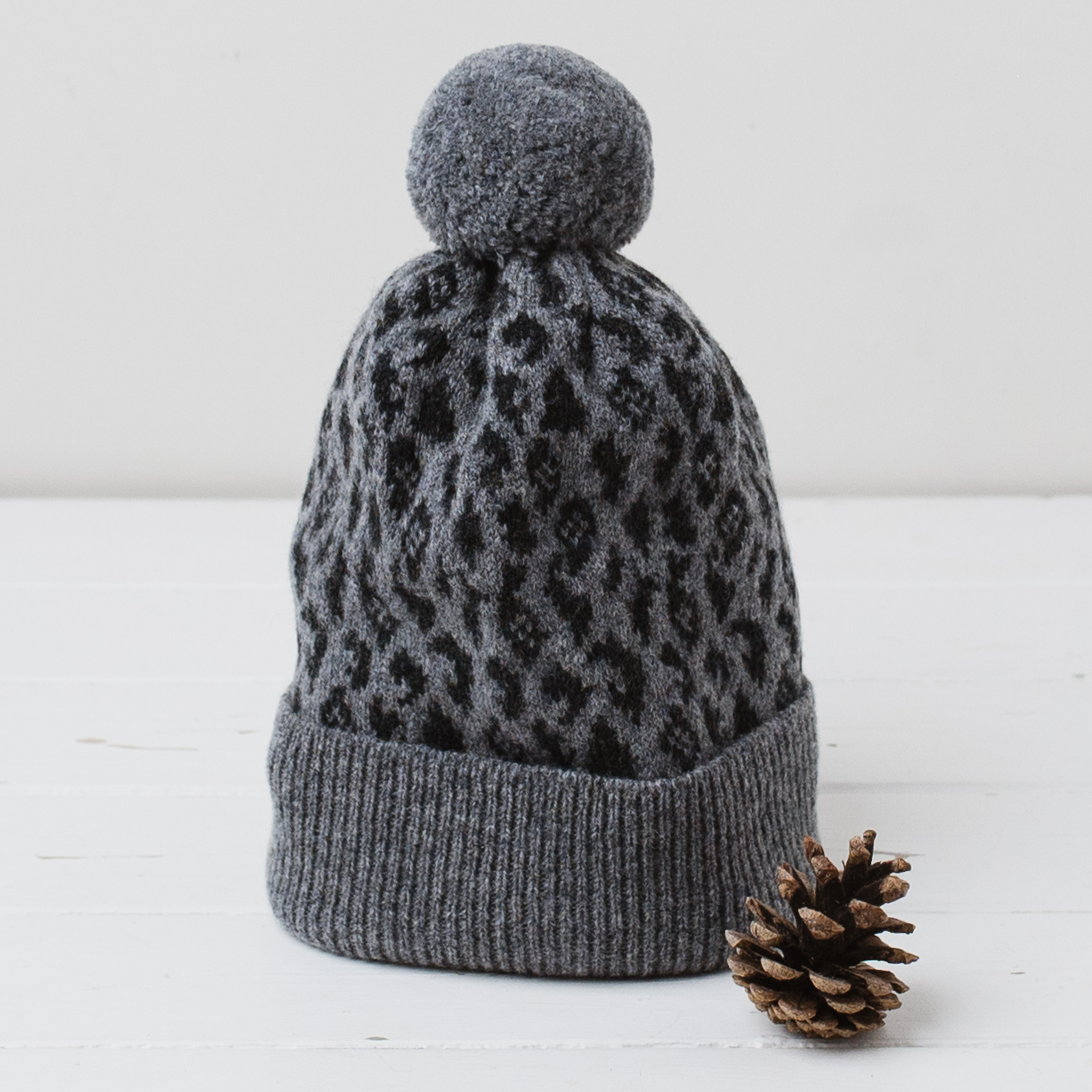 Leopard pom pom hat - grey