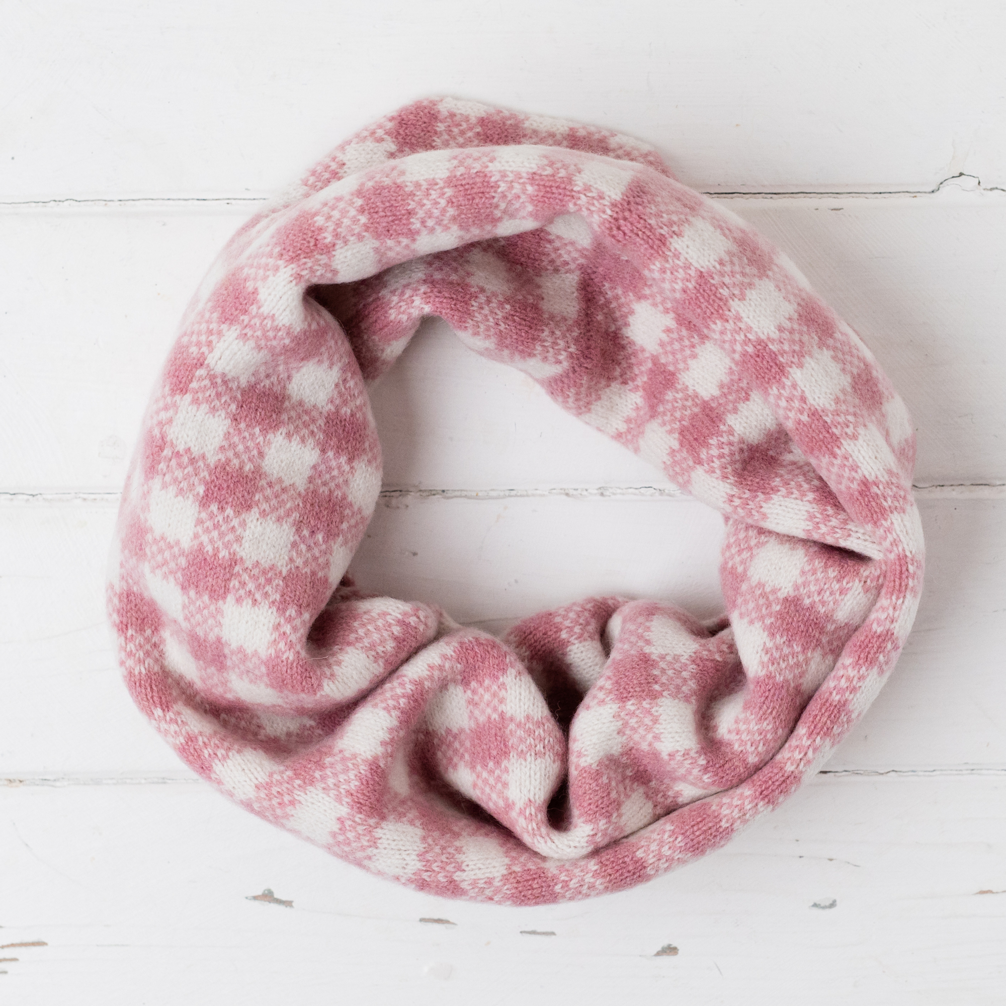 Gingham cowl - pink and white