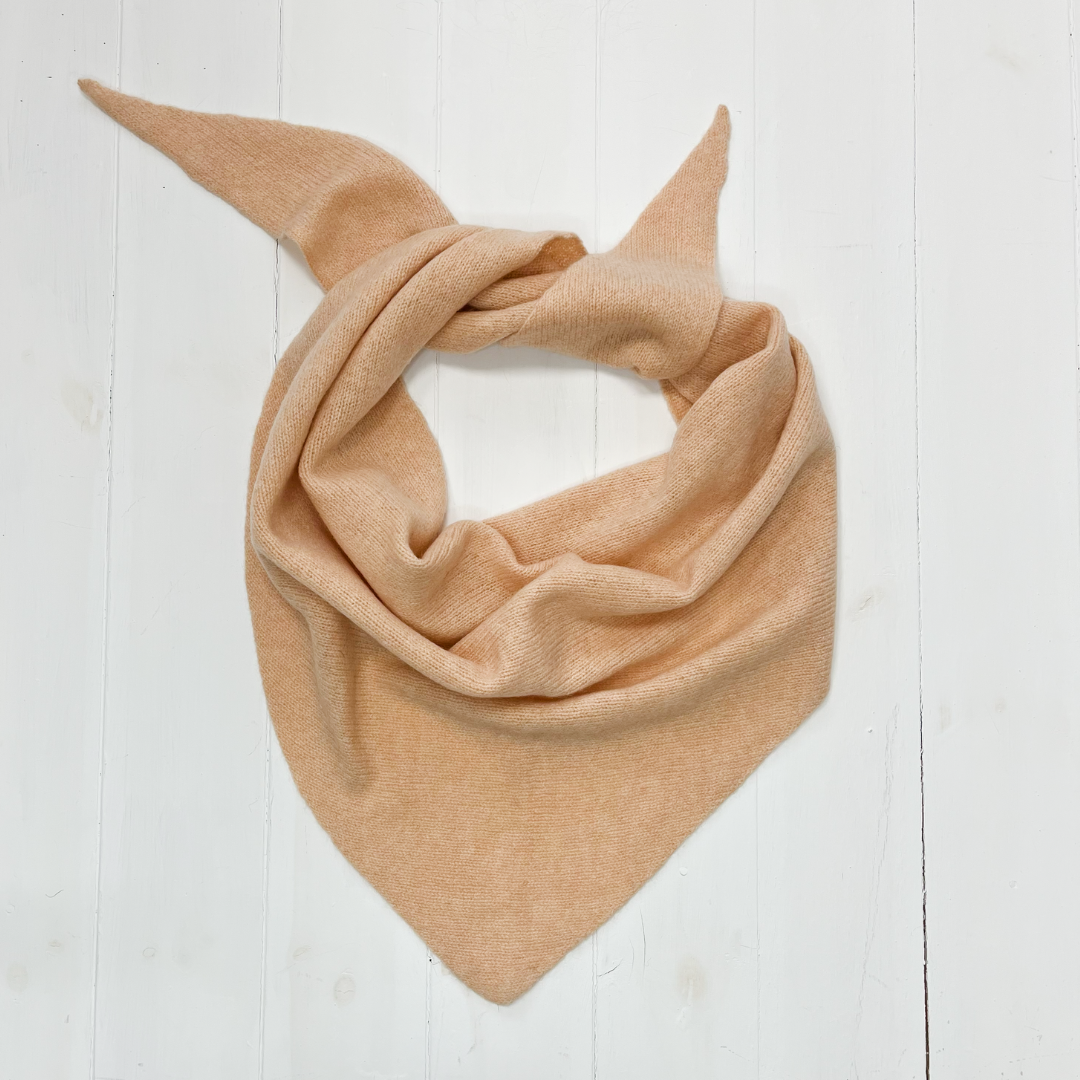 Triangle scarf - nectarine