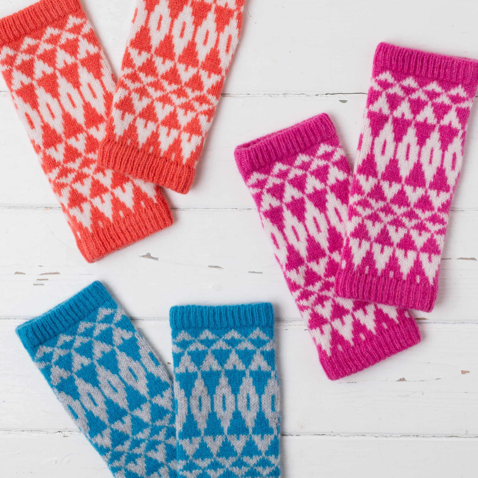 Mirror wrist warmers - coral and white