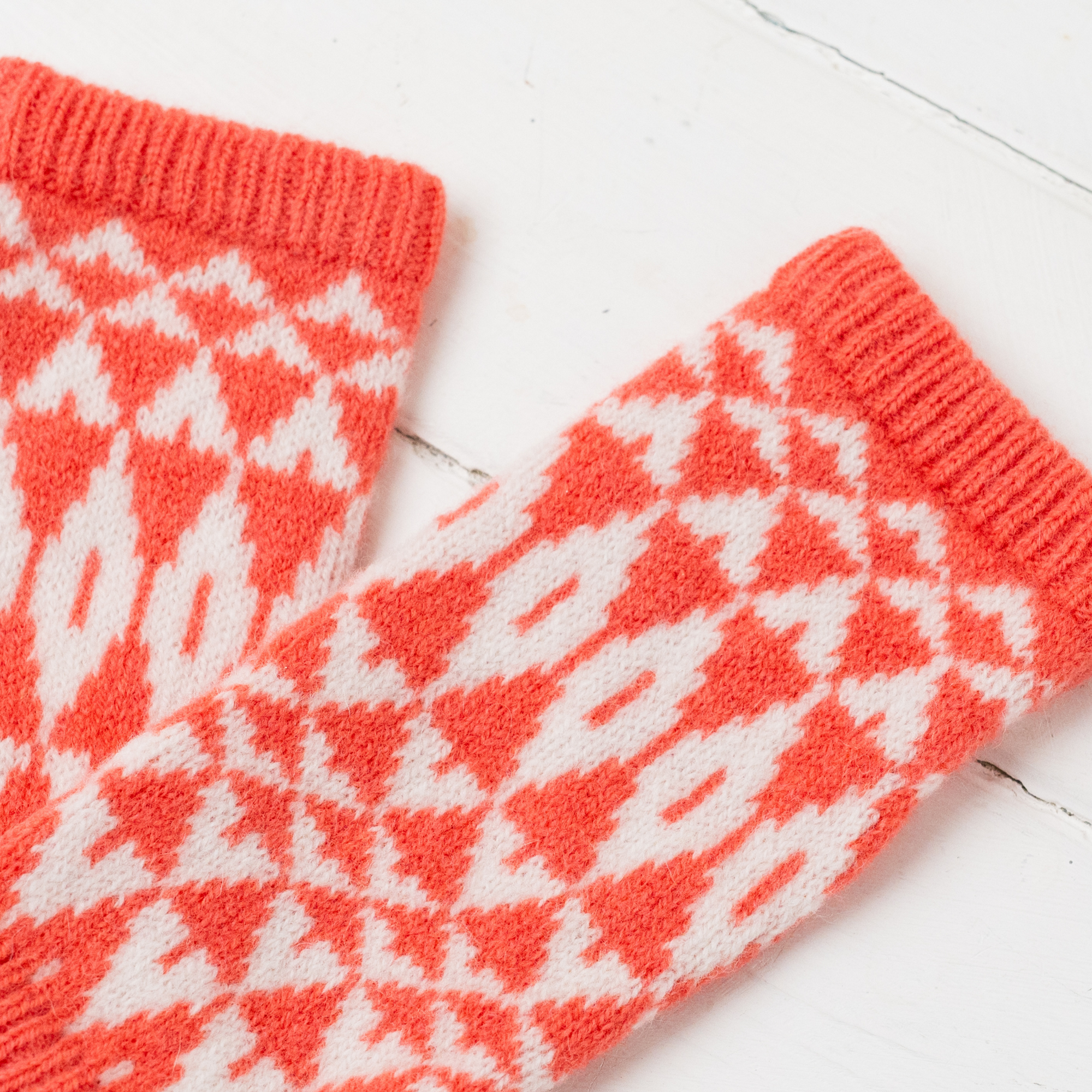 Mirror wrist warmers - coral and white