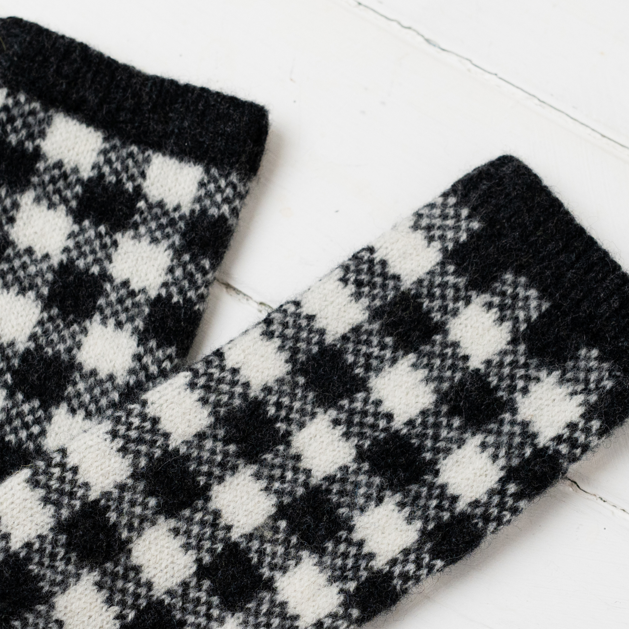 Gingham wrist warmers - monochrome (MADE TO ORDER)