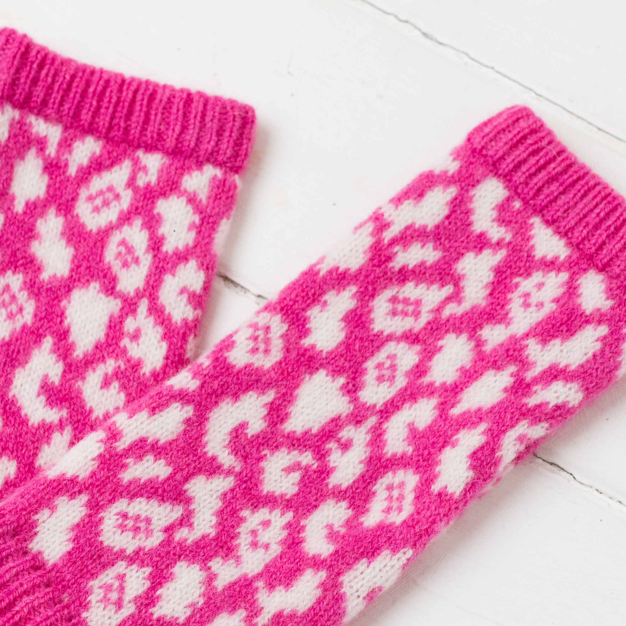 Leopard wrist warmers - bubblegum pink and white (MADE TO ORDER)