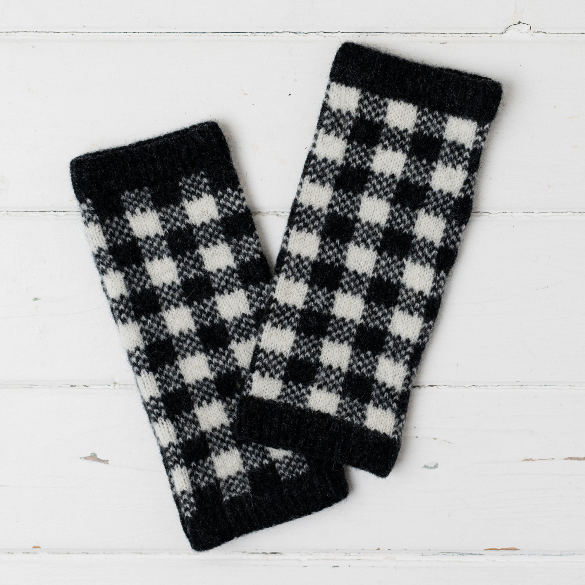 Gingham wrist warmers - monochrome (MADE TO ORDER)