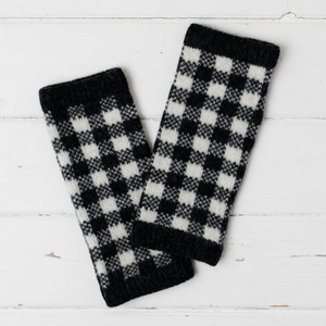 Gingham wrist warmers - monochrome