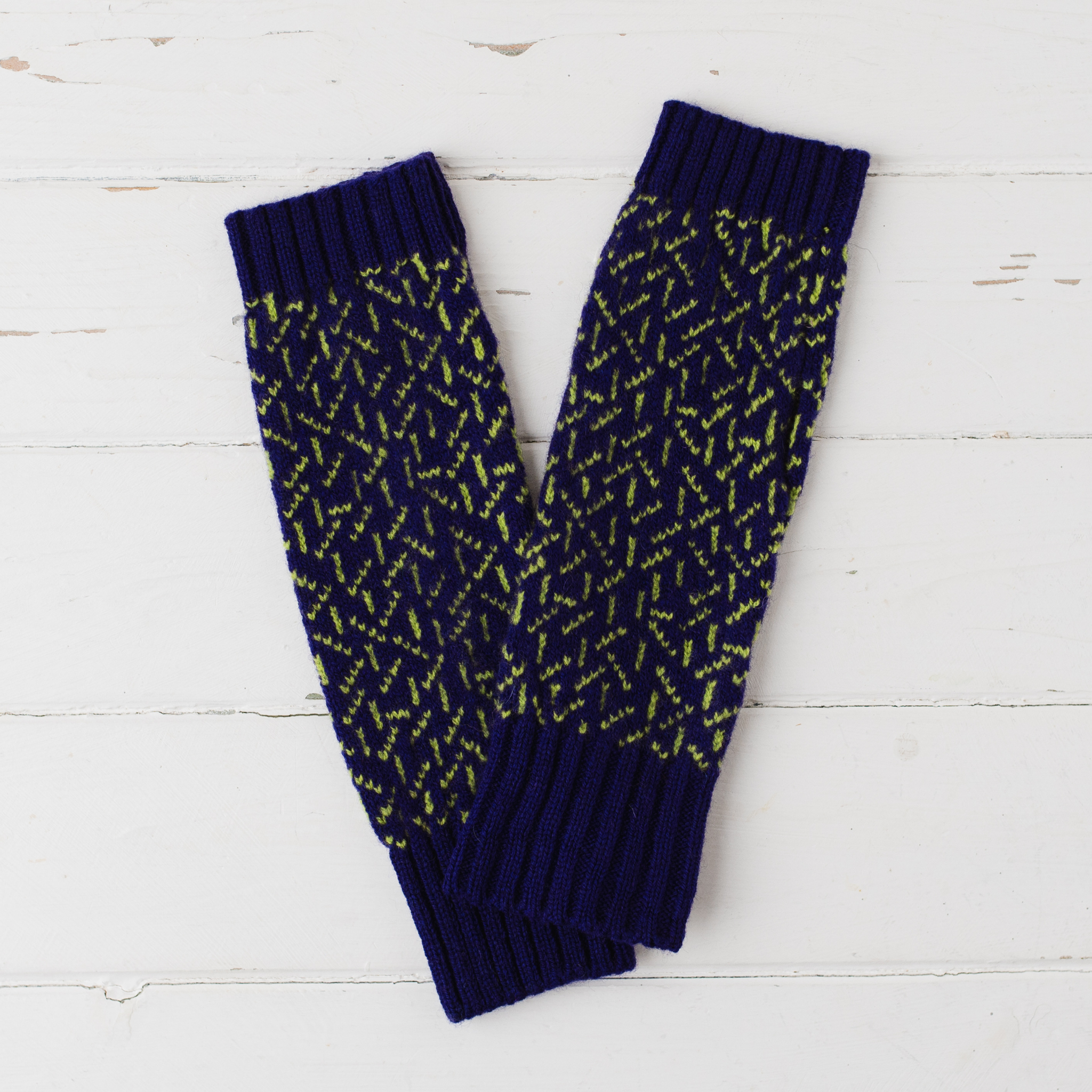 Scatter wrist warmers - nightfall and lime
