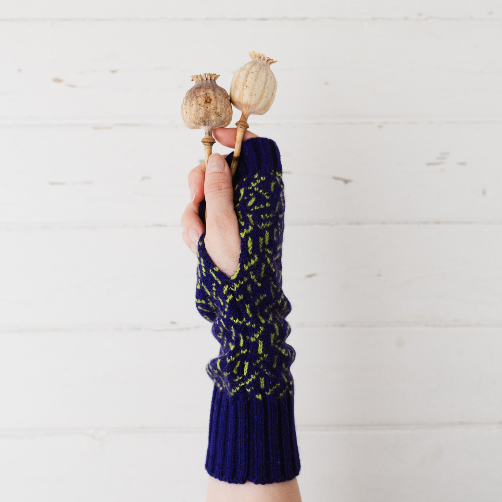 Scatter wrist warmers - nightfall and lime