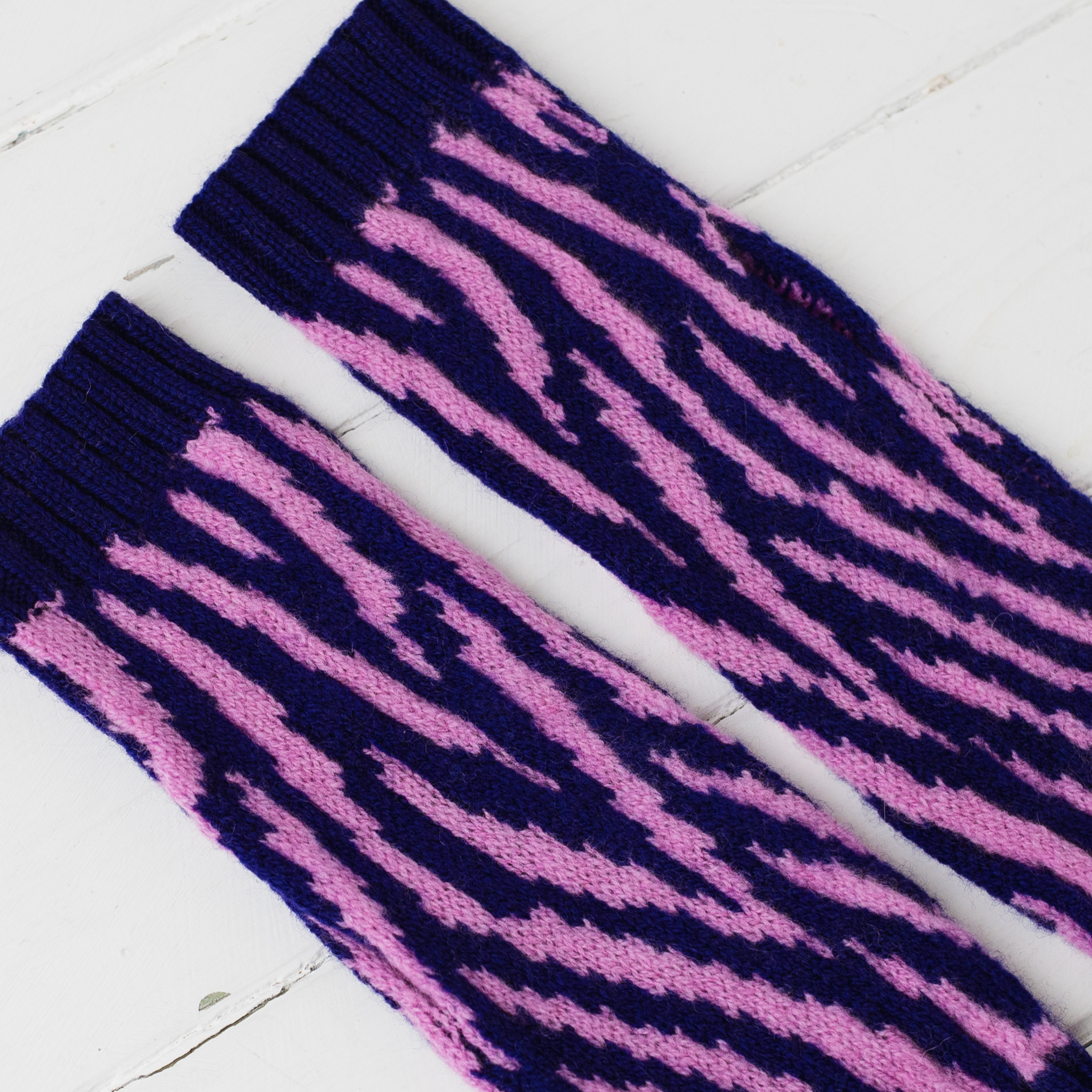 Zebra wrist warmers - nightfall and thulian