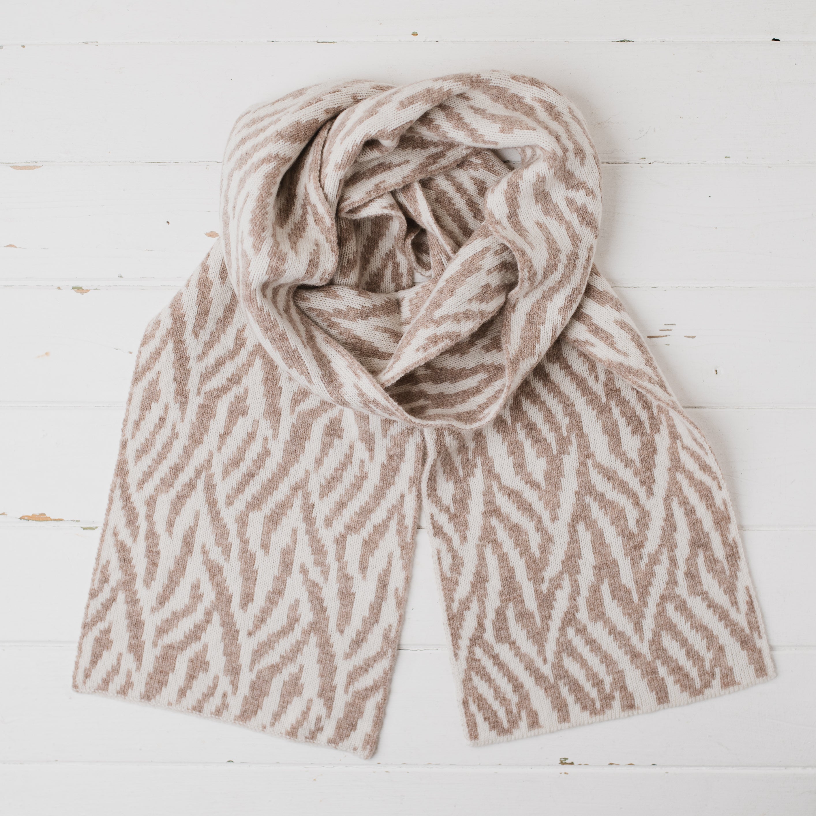 Zebra reversible scarf - cobble and white