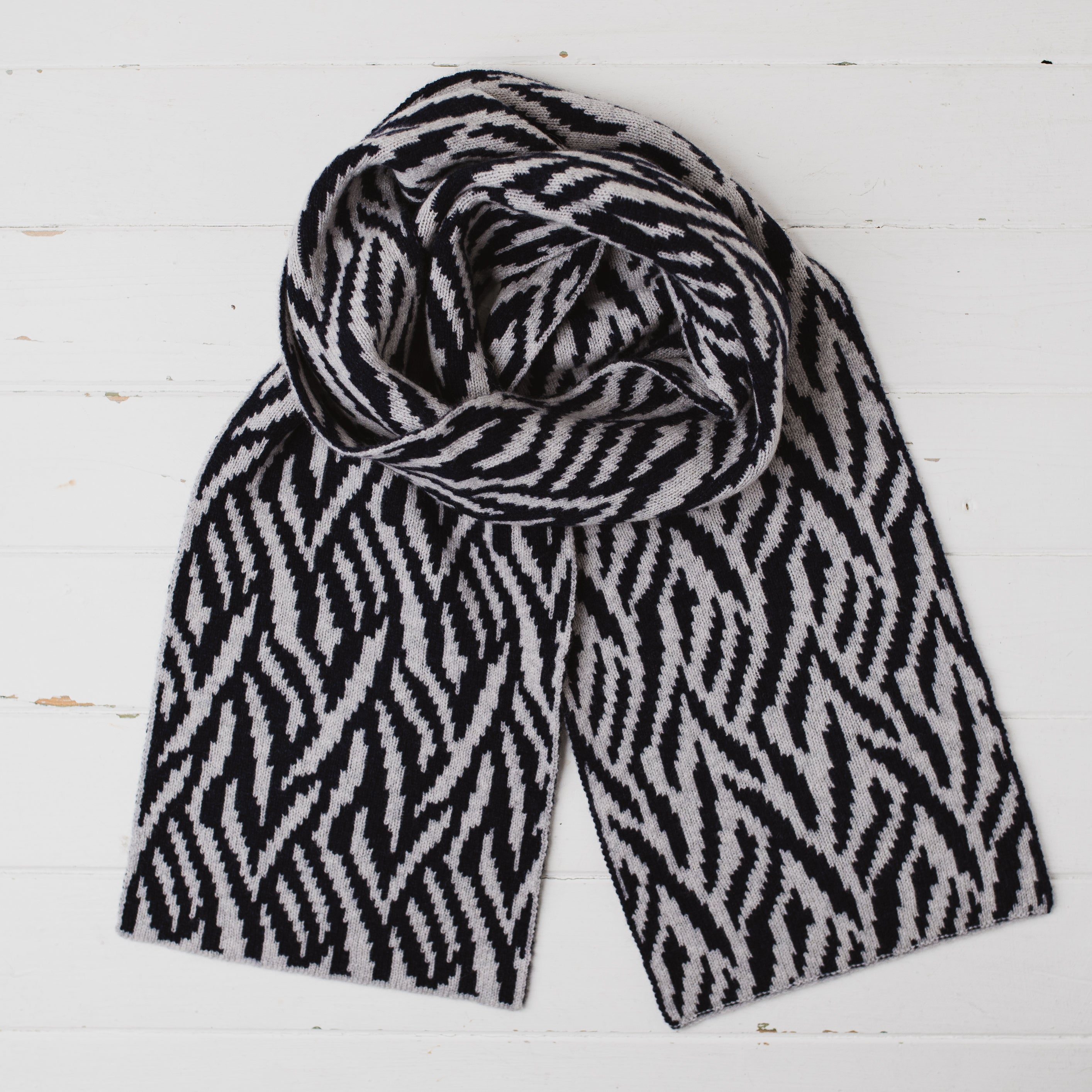 Zebra reversible scarf - navy and zinc
