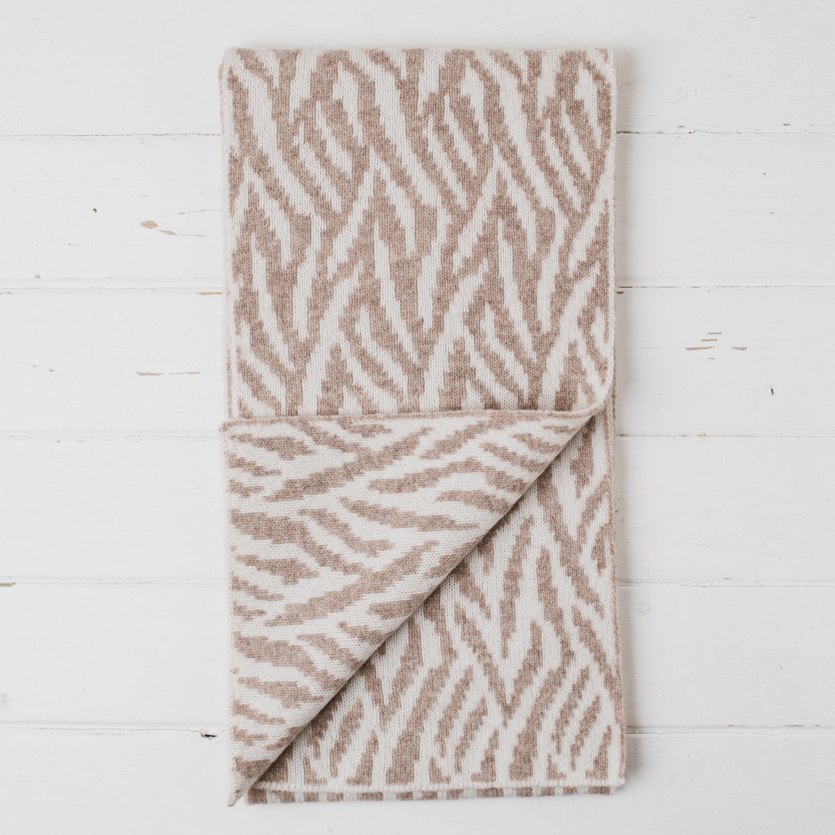 Zebra reversible scarf - cobble and white