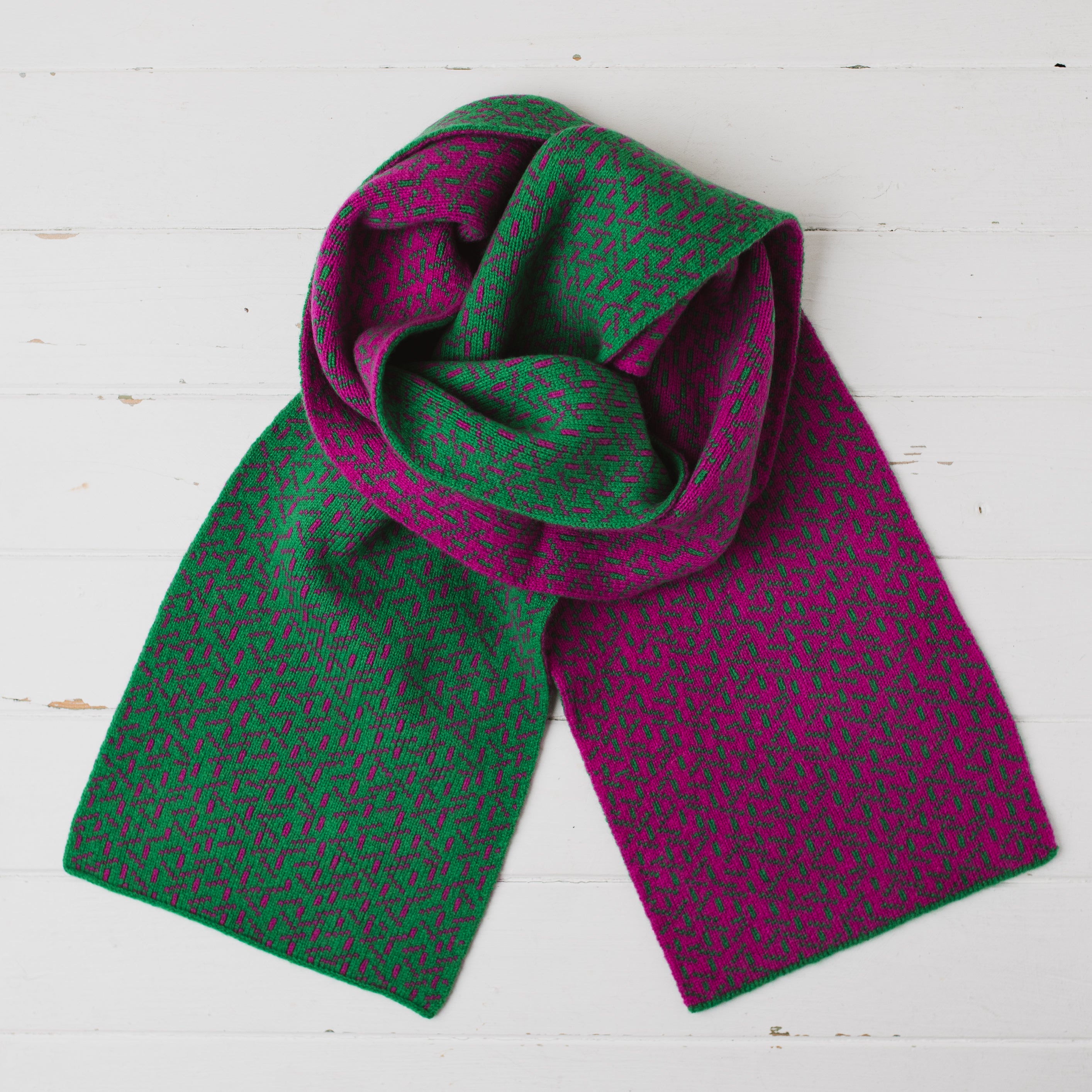Scatter reversible scarf - billiard green and honesty