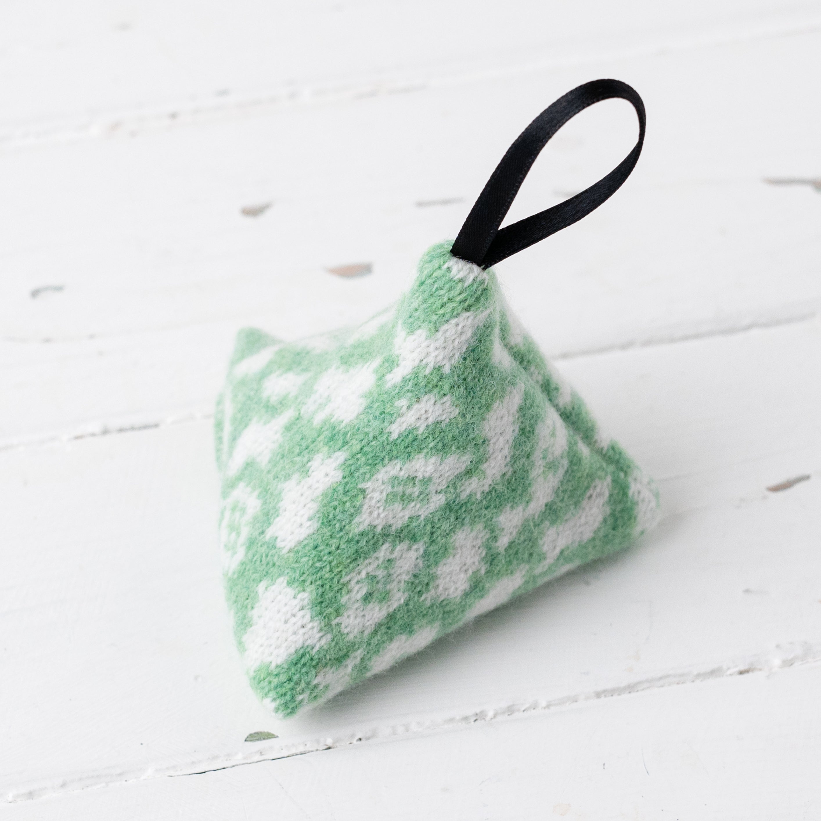 Leopard lavender bag - springtime green