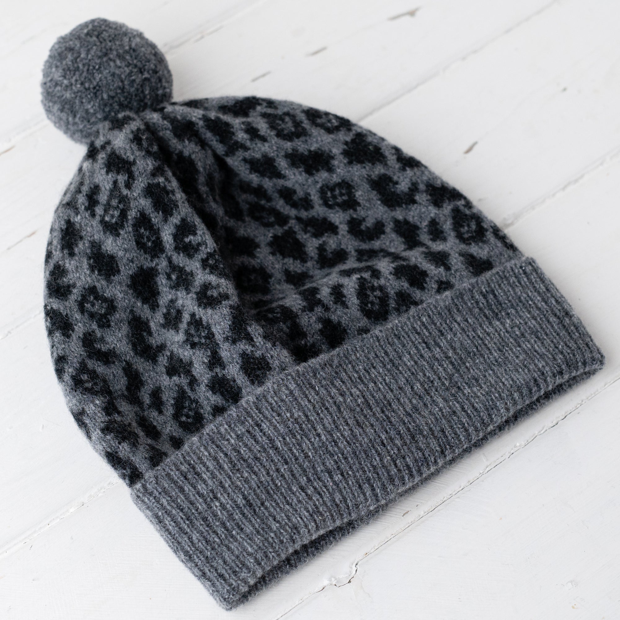 Leopard pom pom hat - grey