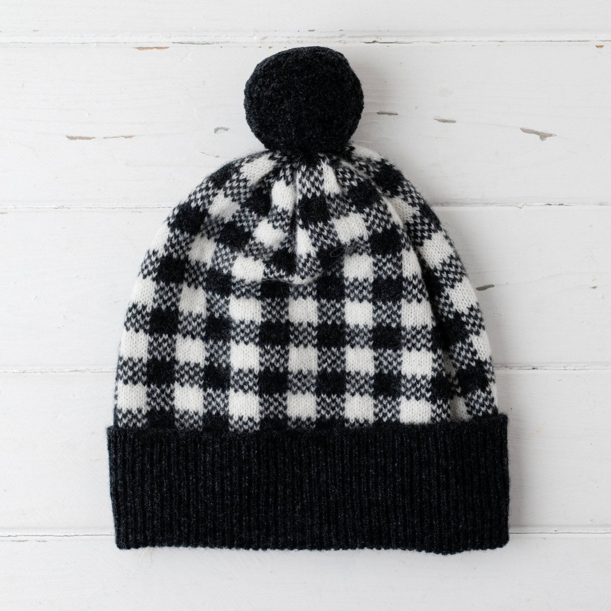 Gingham pom pom hat - monochrome