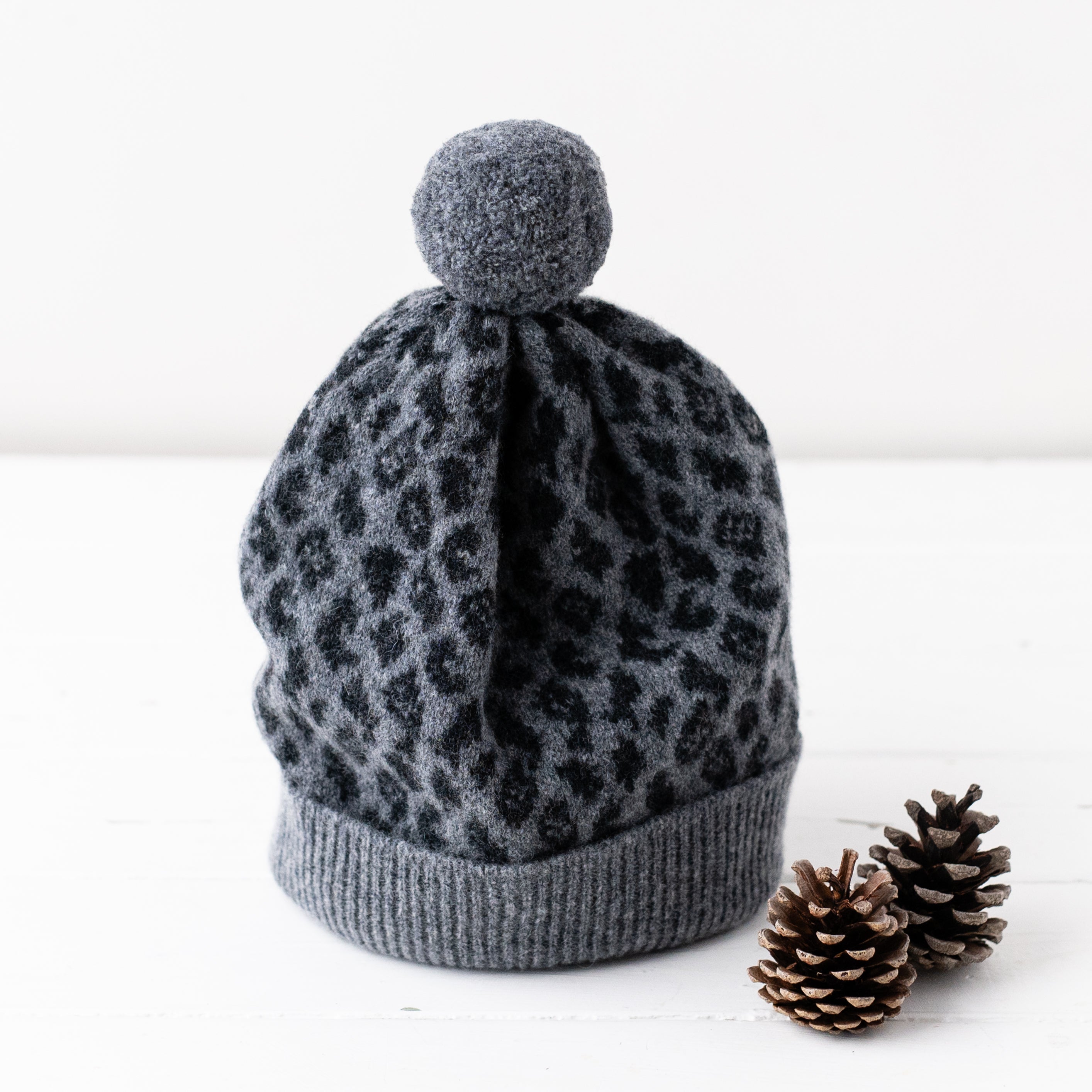 Leopard pom pom hat - grey