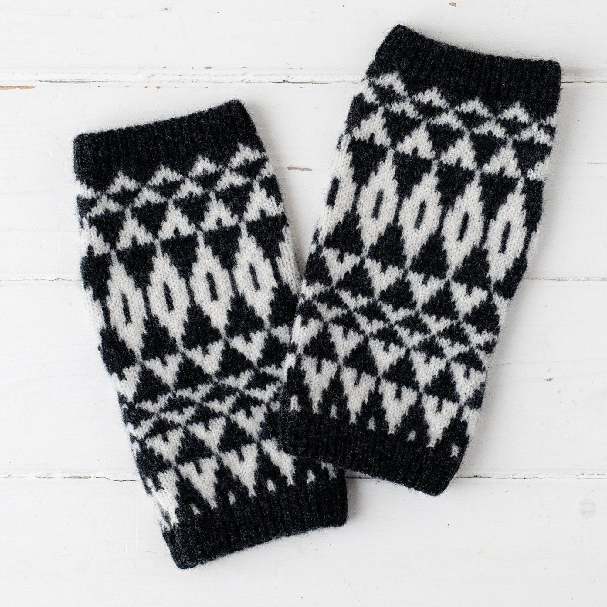 Mirror wrist warmers - monochrome
