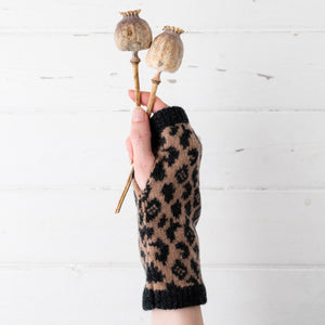 Leopard wrist warmers - camel
