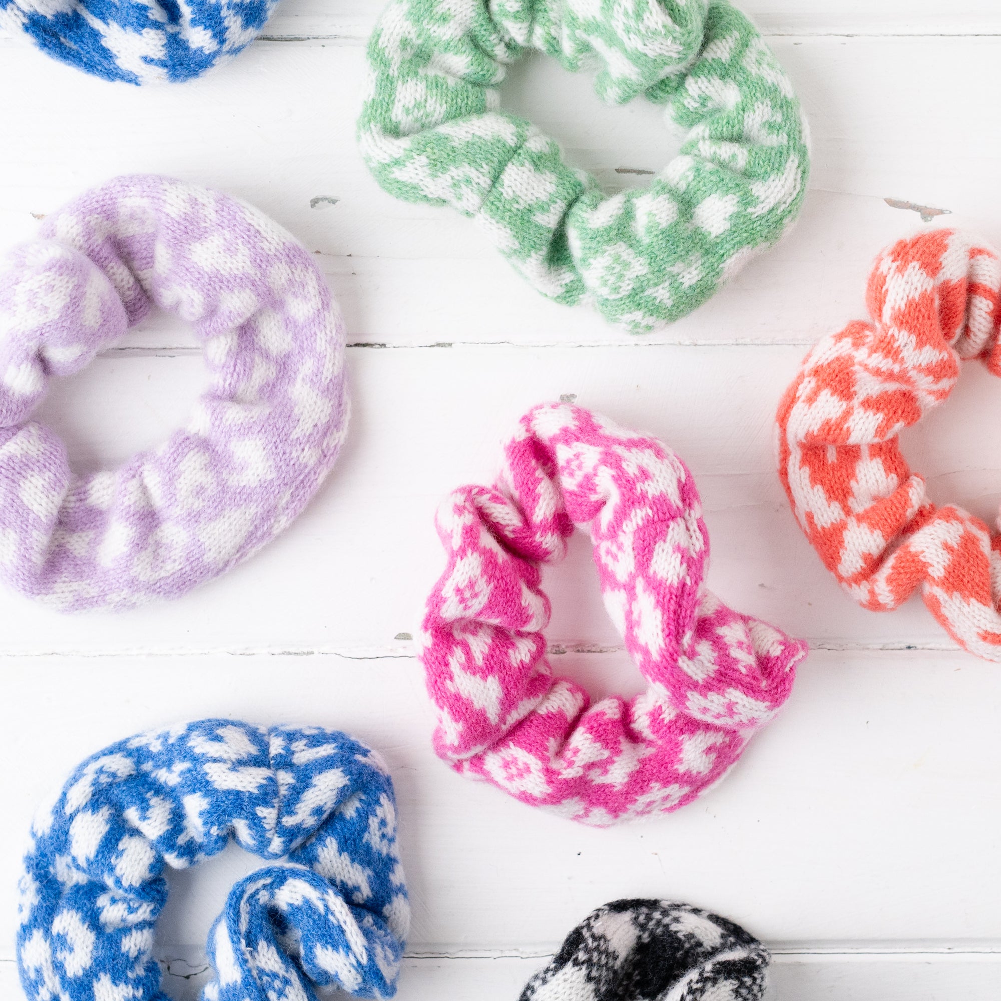 Leopard scrunchie - bubblegum pink