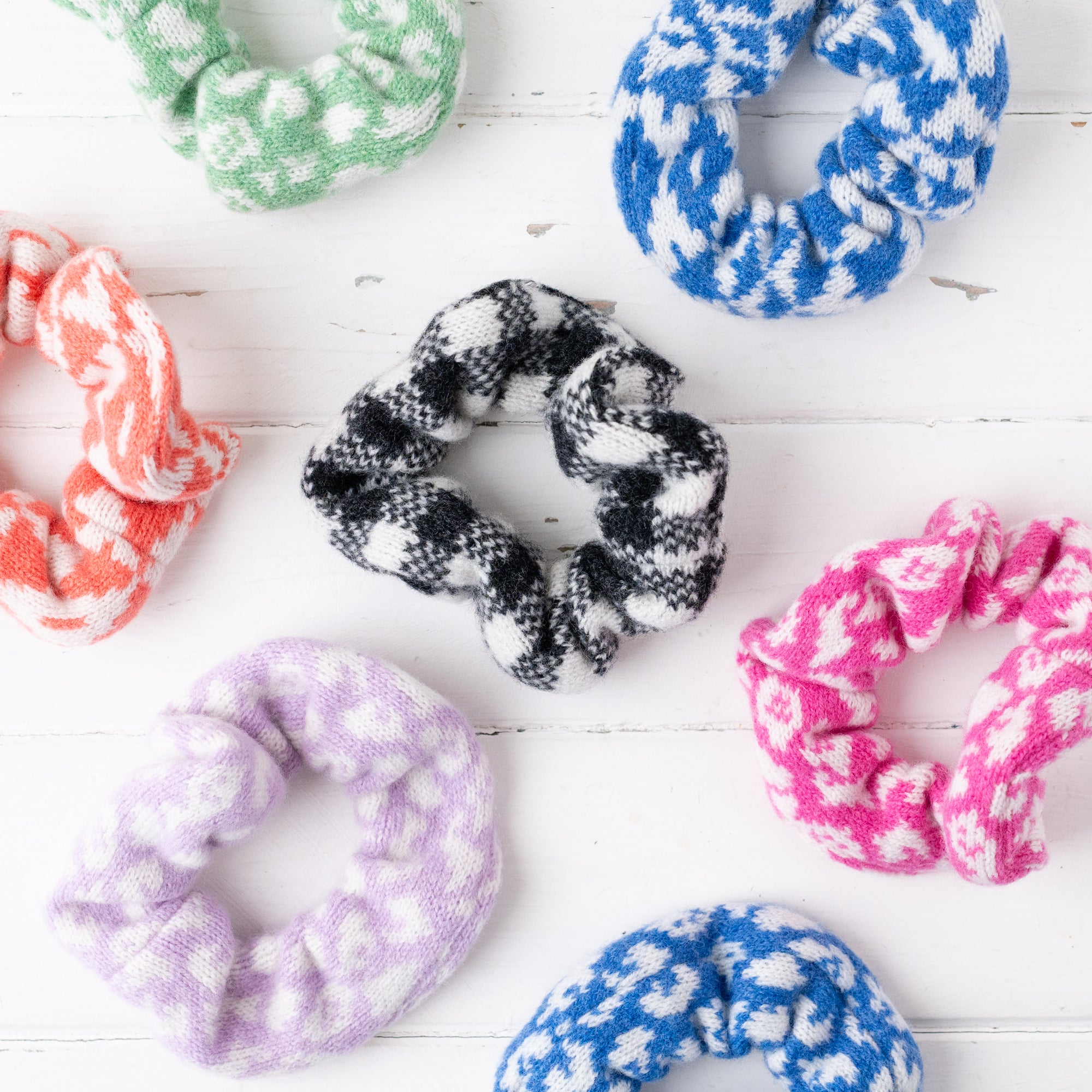 Gingham scrunchie - monochrome (charcoal and ecru)