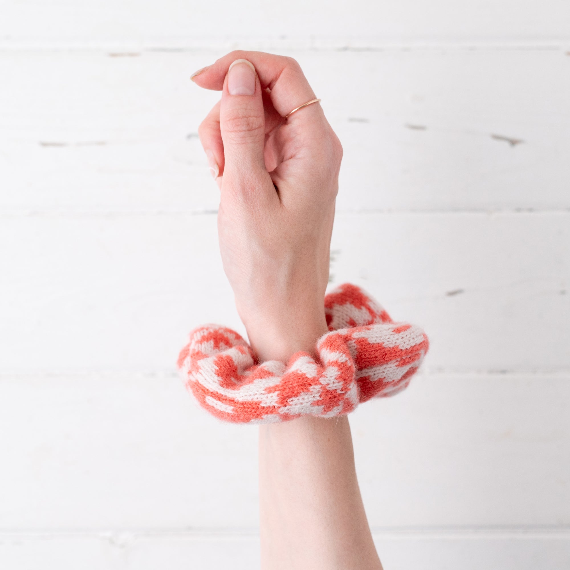 Mirror scrunchie - coral