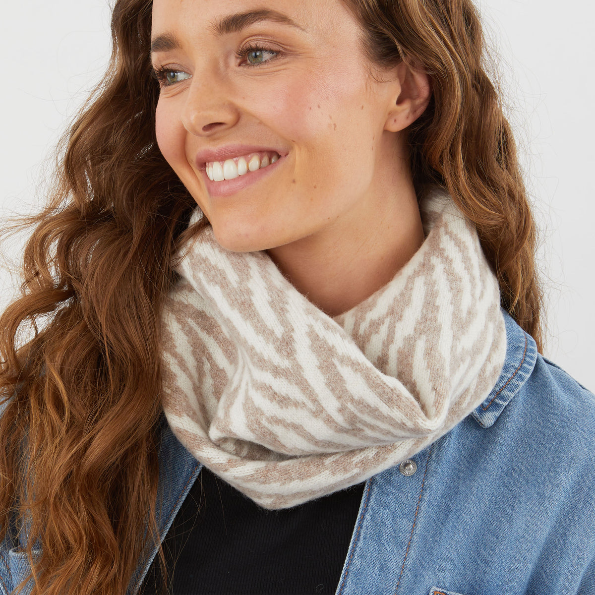 Zebra snood / cowl - cobble and white