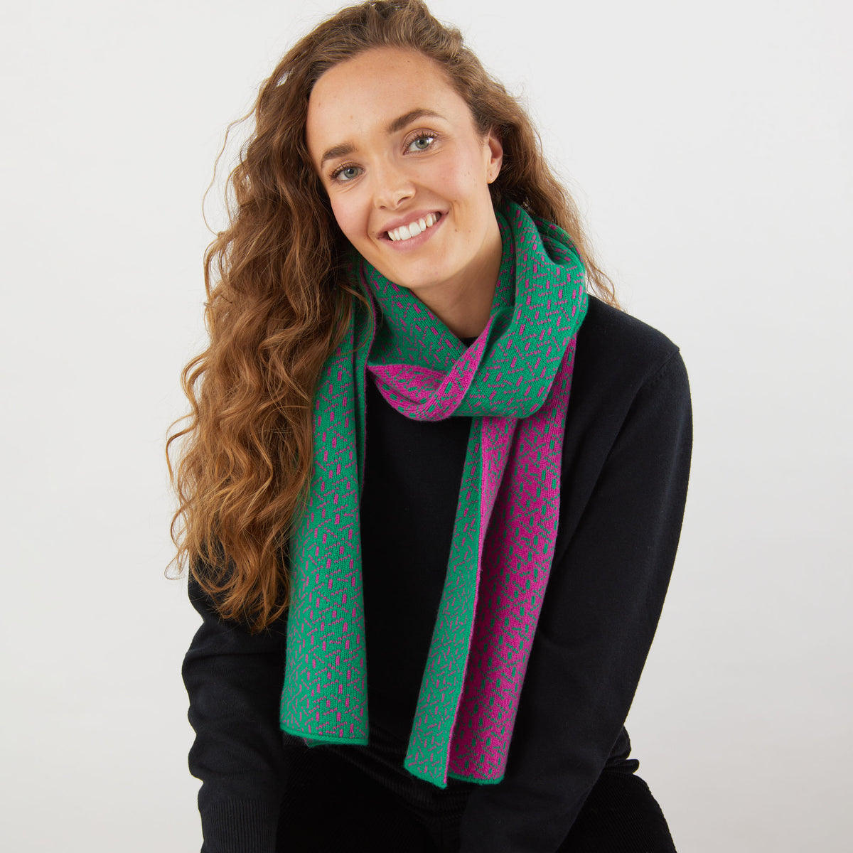 Scatter reversible scarf - billiard green and honesty