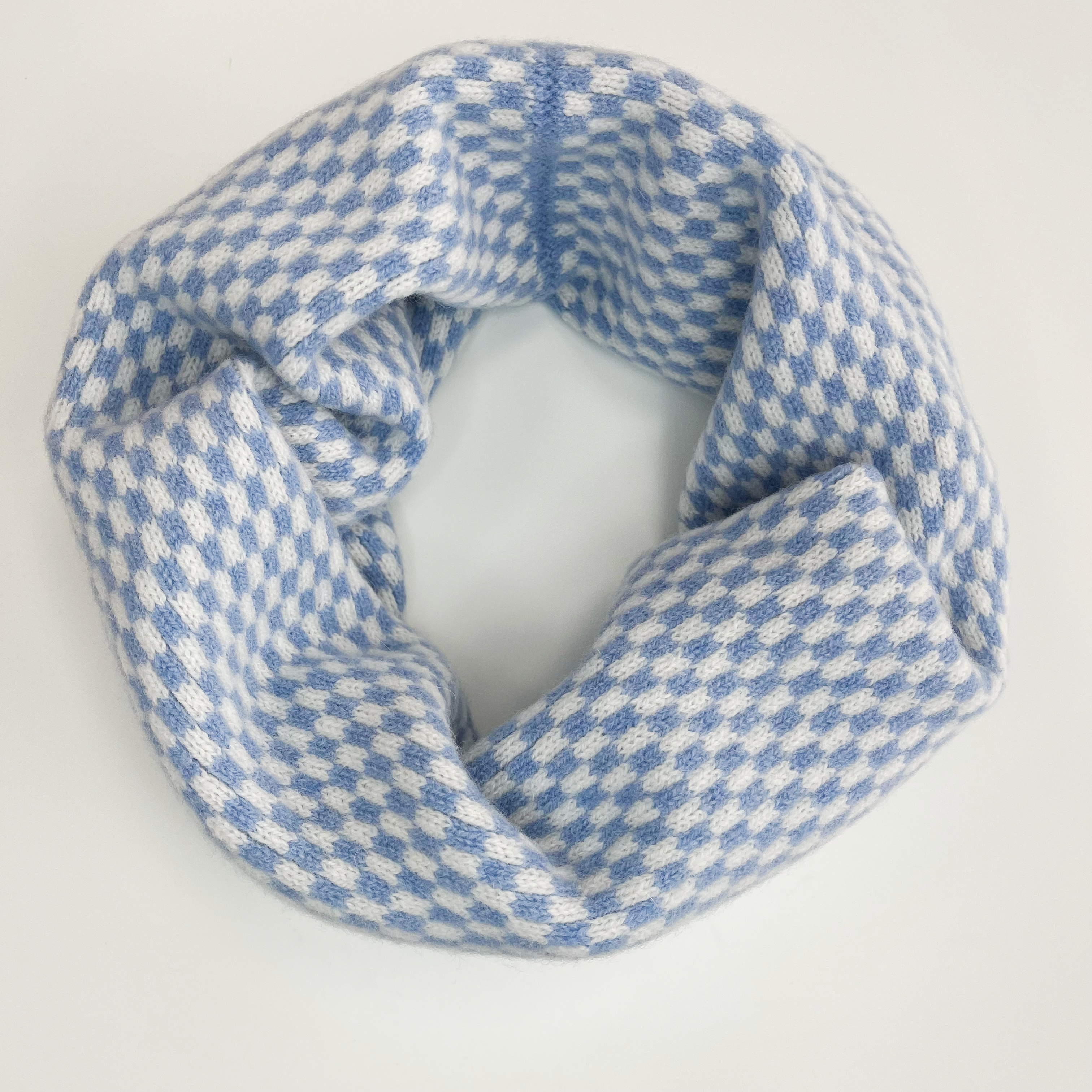 SAMPLE Checked snood / cowl - glacier and white