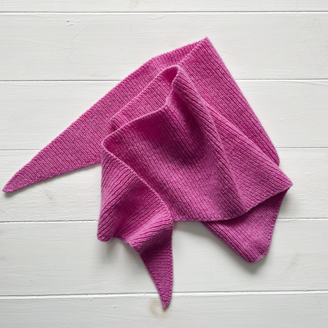 Lambswool neckerchief - Thulian pink
